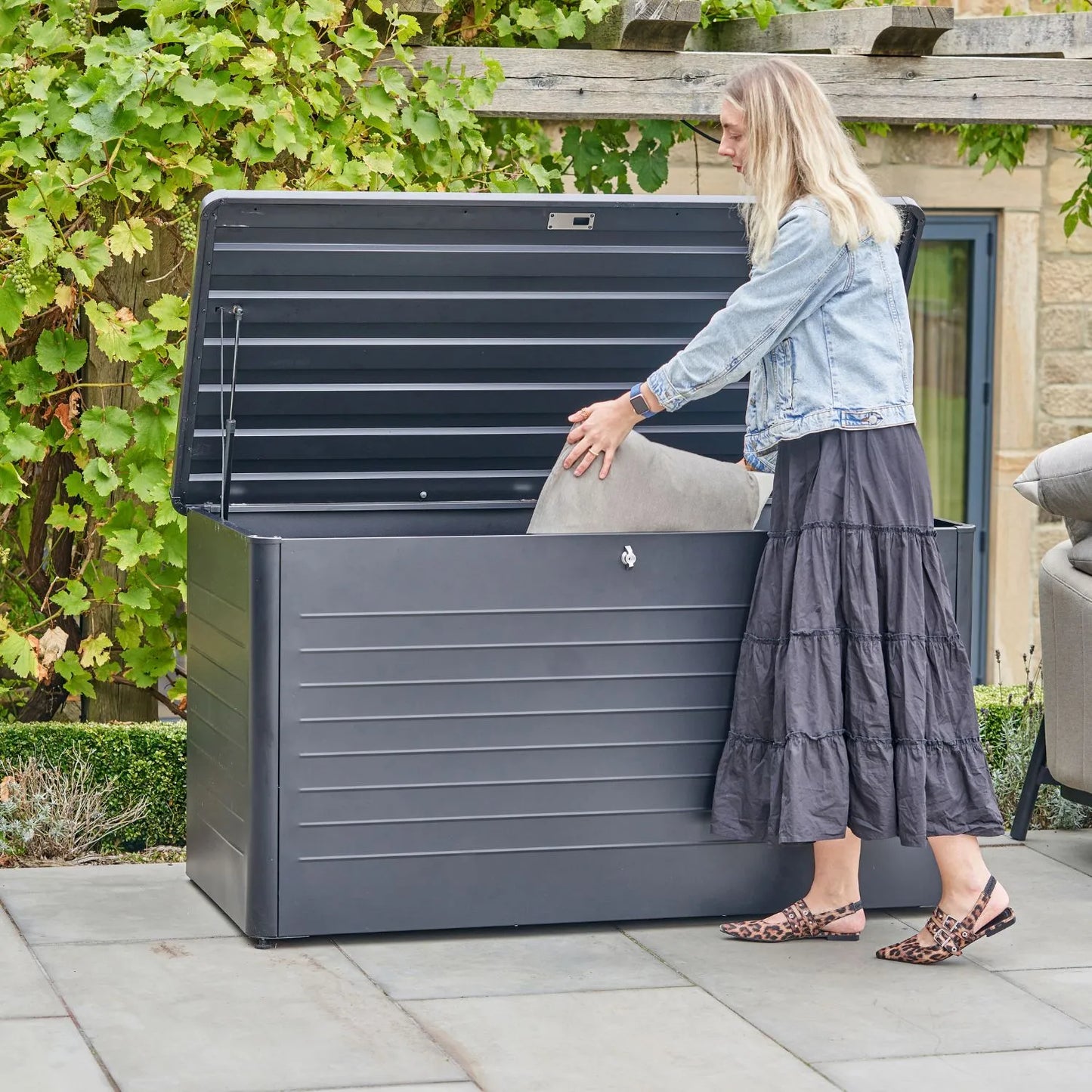 Large Anthracite Grey Galvanised Steel Outdoor Cushion Storage Box with Lockable Lid – Metal Garden Storage Chest 91x160x79cm - Click Style