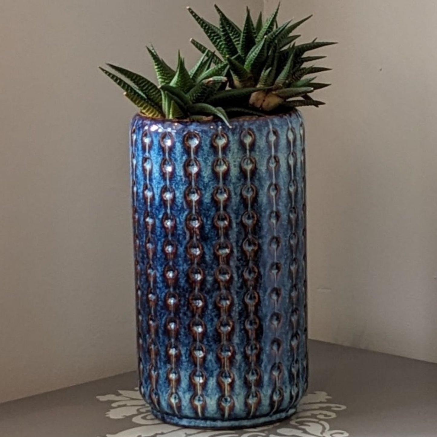 Blue planter pot made of cermaic named IndigoBloom