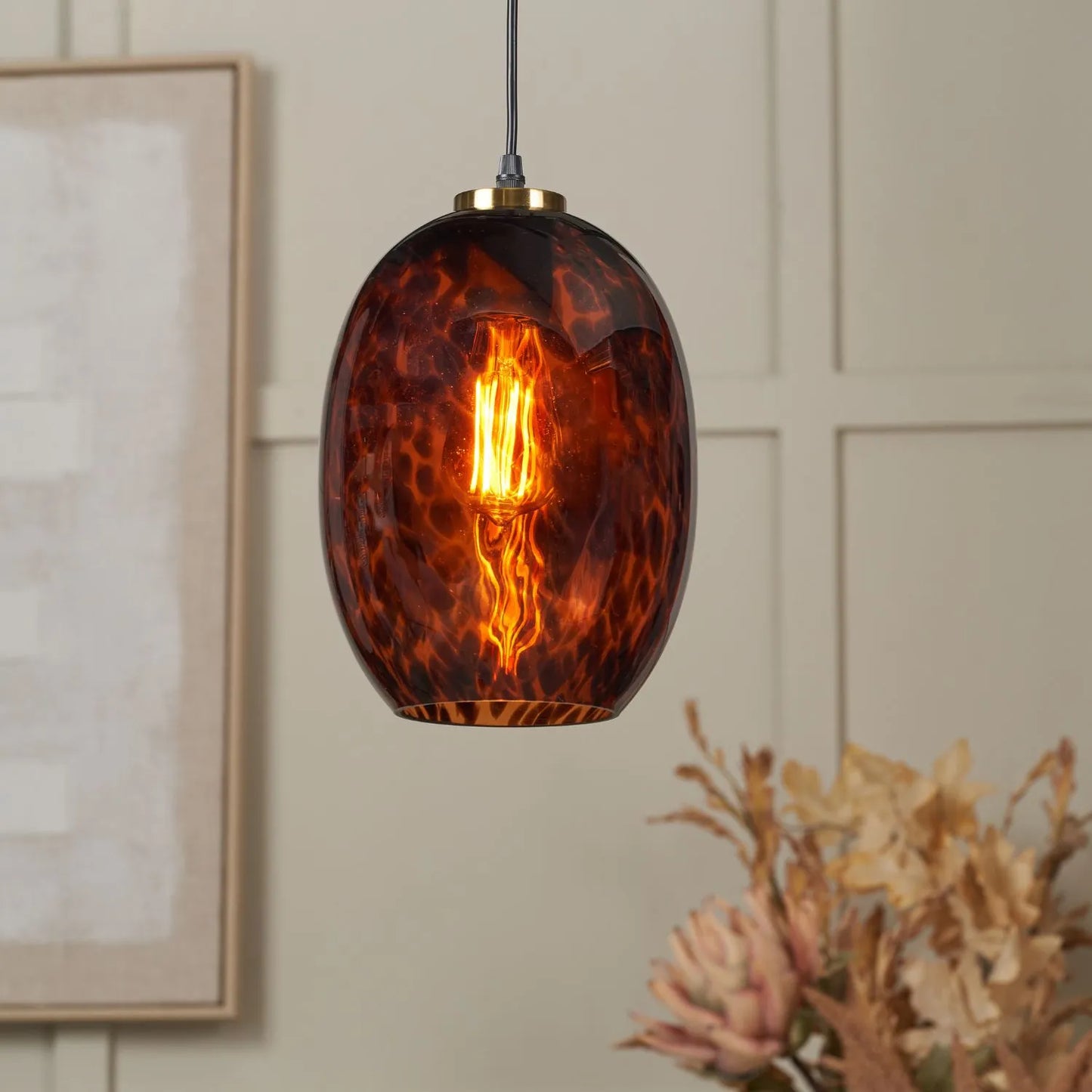 Amber & Brown Tortoiseshell Glass Pendant Light with Brushed Gold Fitting – Adjustable & Dimmable Oval Ceiling Pendant 111x20x20cm | Click Style