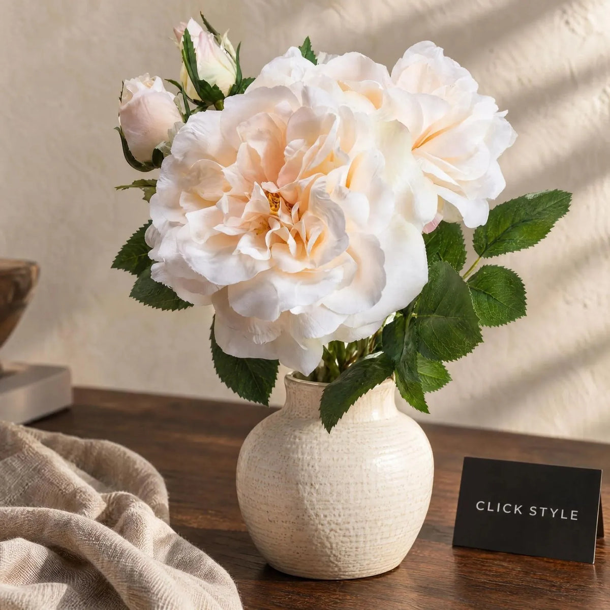 Artificial Pale Peach & Cream Rose Bunch with 3 Twine-Bound Stems – Realistic Faux Peachy Rose Posy 35x25x25cm – Close-Up of Layered Petals Golden-Yellow Stamens & Realistic Green Foliage | Click Style
