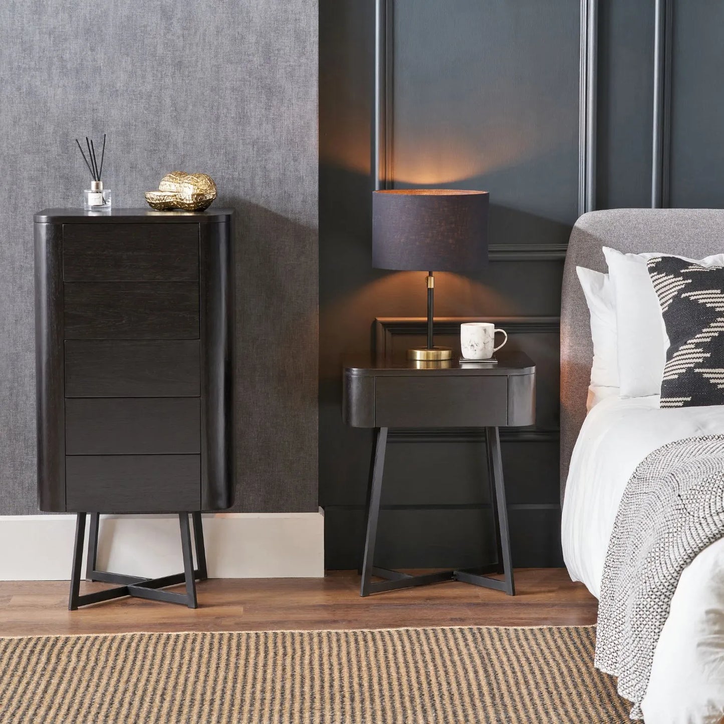 Black Ash Veneer Side Table with 1 Drawer & Tapered Black Metal Frame – Scandinavian Bedside Table with Minimalist Handle-Free Design 60x50x40cm | Click Style
