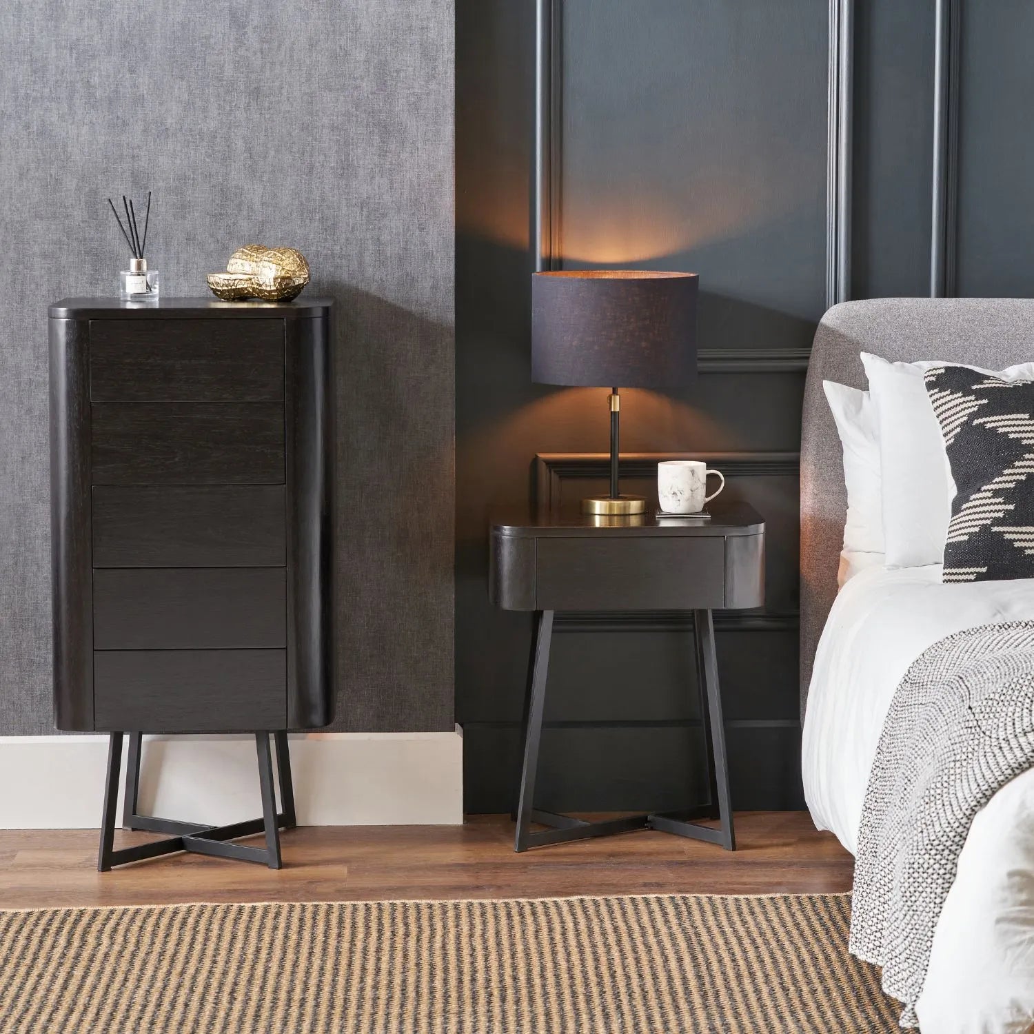 Black Ash Veneer Side Table with 1 Drawer & Tapered Black Metal Frame – Scandinavian Bedside Table with Minimalist Handle-Free Design 60x50x40cm | Click Style