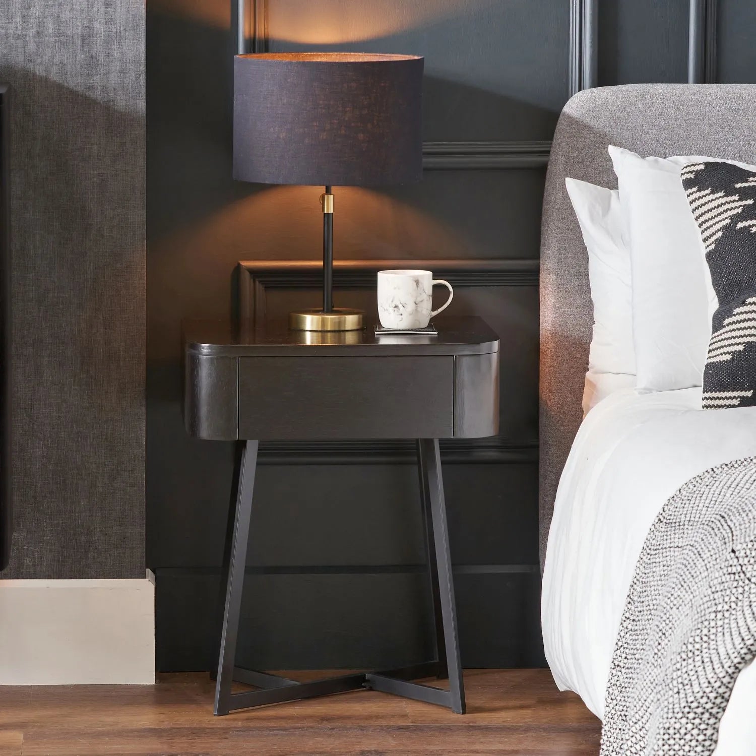 Black Ash Veneer Side Table with 1 Drawer & Tapered Black Metal Frame – Scandinavian Bedside Table with Minimalist Handle-Free Design 60x50x40cm | Click Style