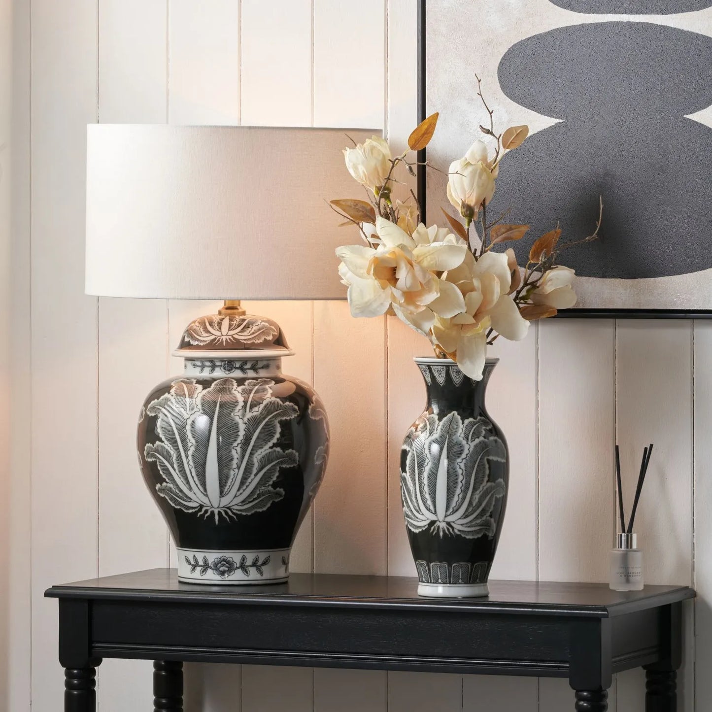 Black & White Art Deco Ceramic Urn Table Lamp with Grey Handloom Cotton Drum Shade – Monochrome Decorative Lighting 67x40x40cm | Click Style