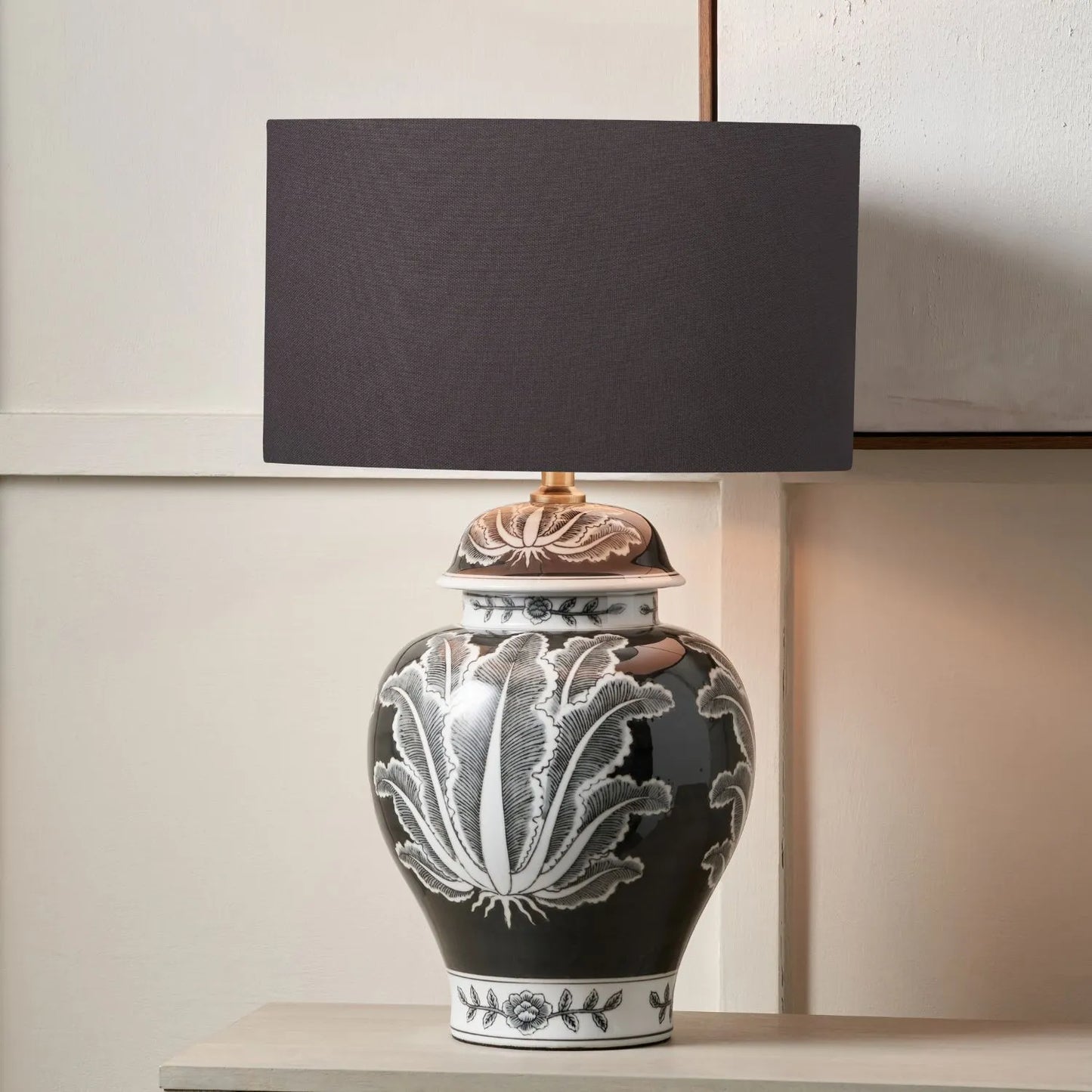 Black & White Art Deco Ceramic Urn Vase with Stylised Botanical Leaf Foliage Motif – Monochrome Decorative Vase 31x14x14cm | Click Style