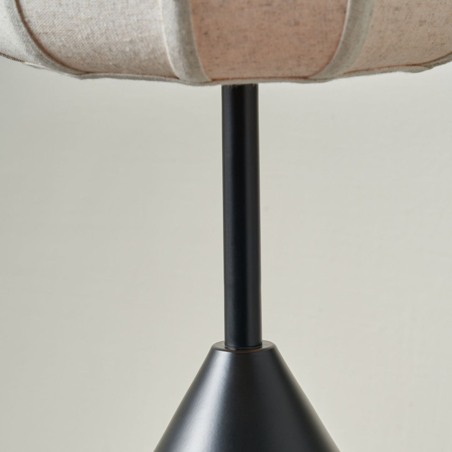 Black Sculptural Metal Table Lamp with Structured Natural Linen Rounded Squat Shade – Contemporary Cream & Black Bedside and Side Table Light 66x34x34cm | Click Style