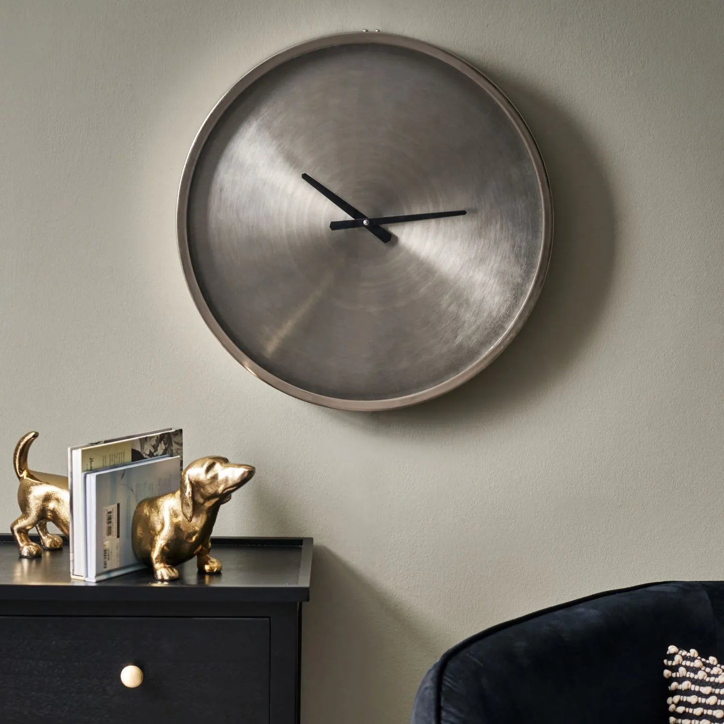 Brushed Silver Round Metal Wall Clock with Numberless Clock Face & Black Hands 50x50x5cm - Click Style