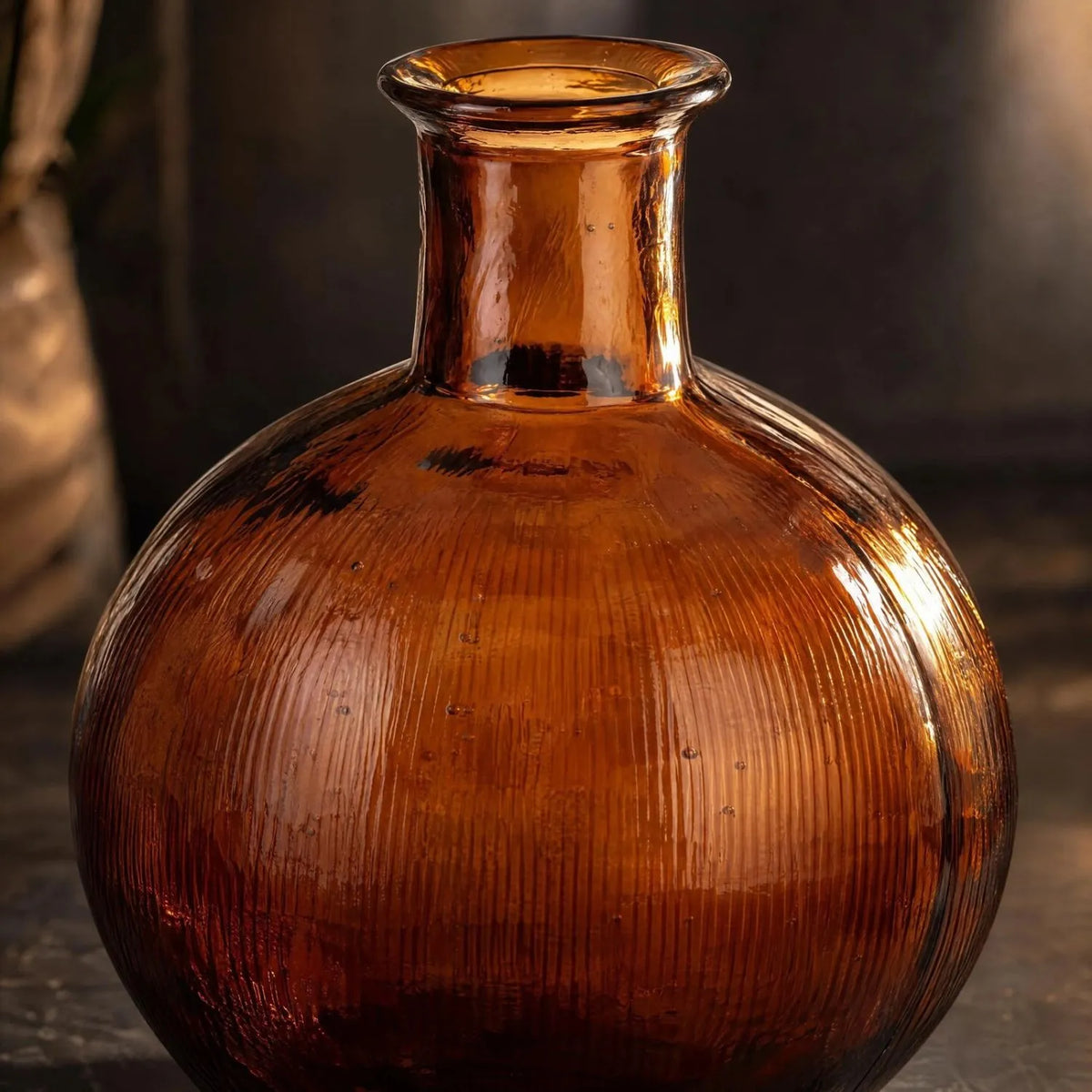 Chestnut Brown Recycled Glass Ribbed Vase with Bulbous Shape & Narrow Neck – Large Floor Standing Vase 42x34x34cm – Recycled Glass Detail Lifestyle | Click Style