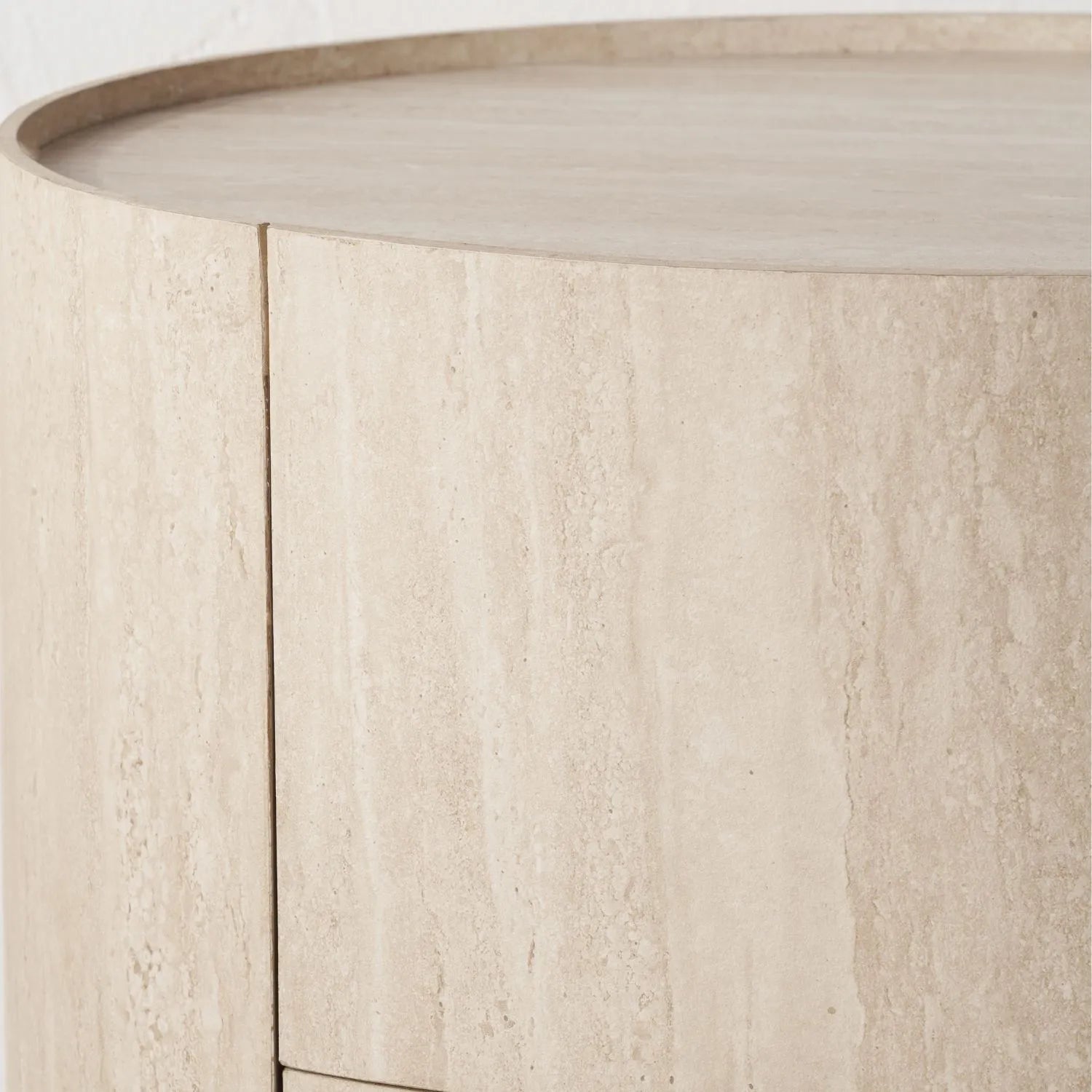 Cream Travertine Effect Curved Side Table with 1 Drawer & 1 Door – Contemporary Stone Veneer Bedside Cabinet Storage Unit 60x50x35cm – Cylindrical Travertine Effect Drum Bedside Table for Modern Neutral Bedroom or Living Room | Click Style