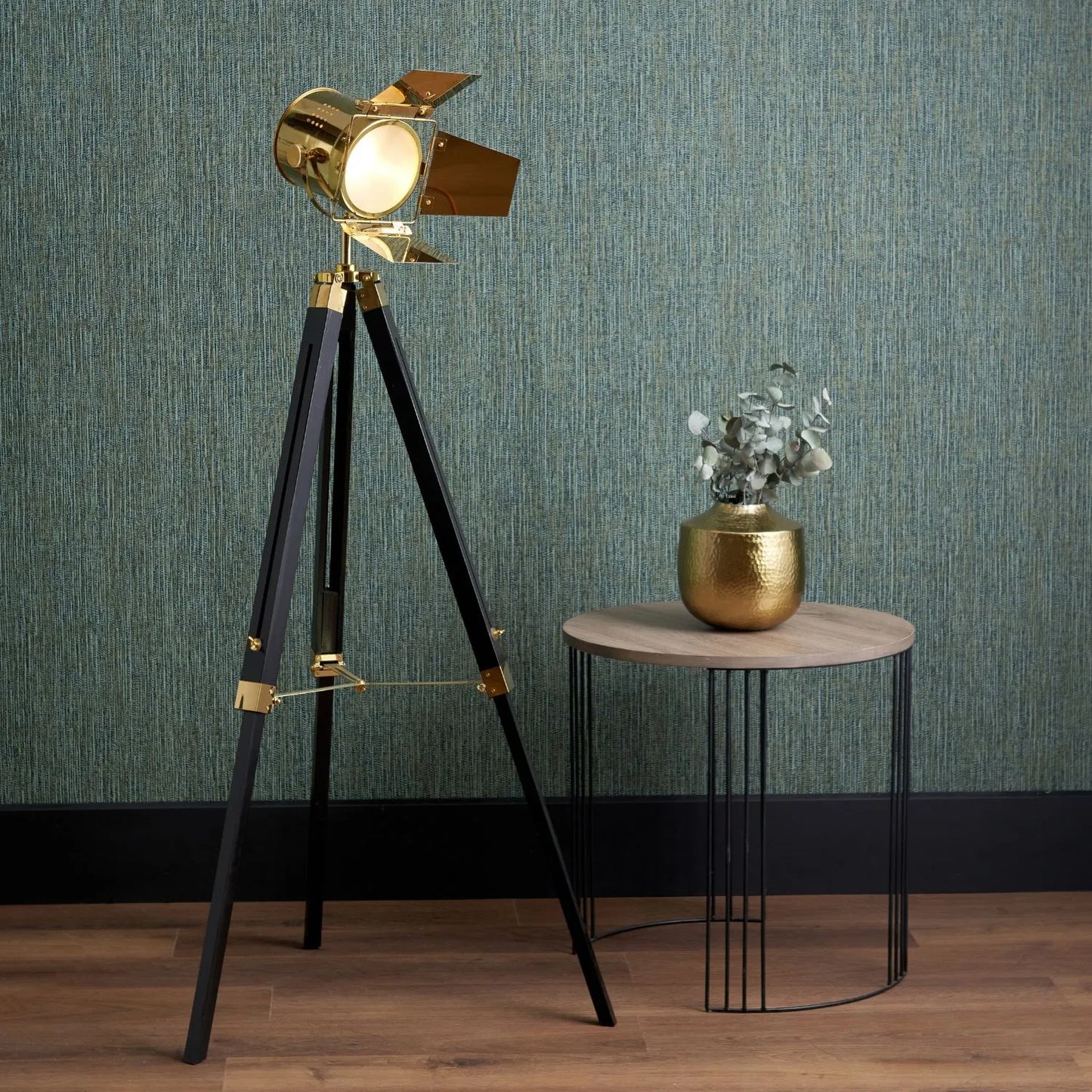 Gold Metal & Black Wood Tripod Film Floor Lamp with Barn Door Shutters – Adjustable Movie Floor-standing Spotlight 139x68cm - Click Style