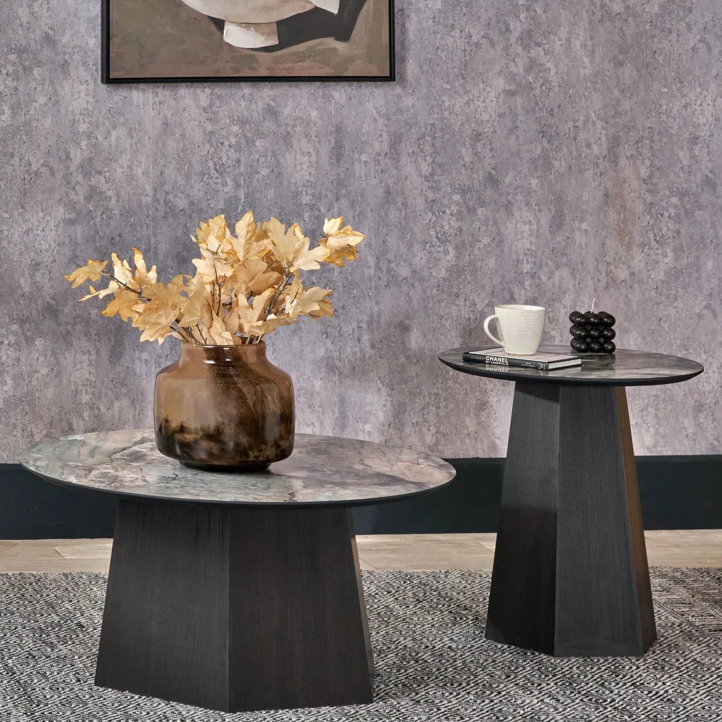 Grey Marble Effect Round Coffee Table with Stone Veneer Top & Dark Brown Pedestal Base – Contemporary Pedestal Coffee Table for Living Rooms 40x80x80cm with faceted pedestal base and marble-effect stone veneer top in grey, charcoal and cream veining | Click Style