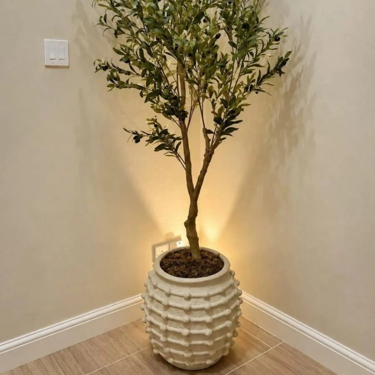 Large Cream Bobbled Fibrestone Planter with Rolled Rim & Raised Textured Detail – Decorative Indoor Plant Pot 39x42x42cm | Click Style