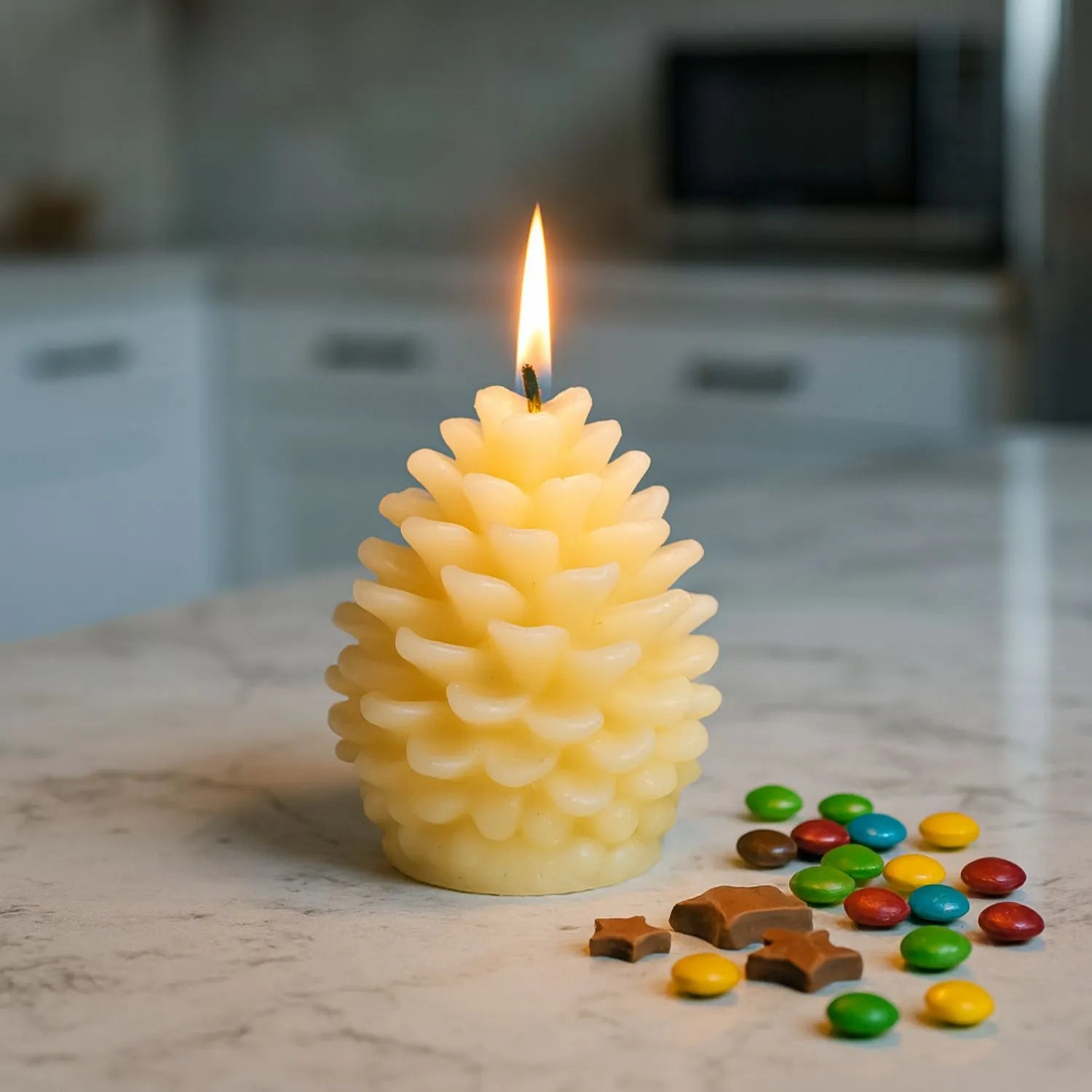 Layered Cream Real Wax LED Christmas Pinecone Candle With Realistic Flickering Flame – Festive Battery Operated Decorative Light 11x10x10cm | Click Style