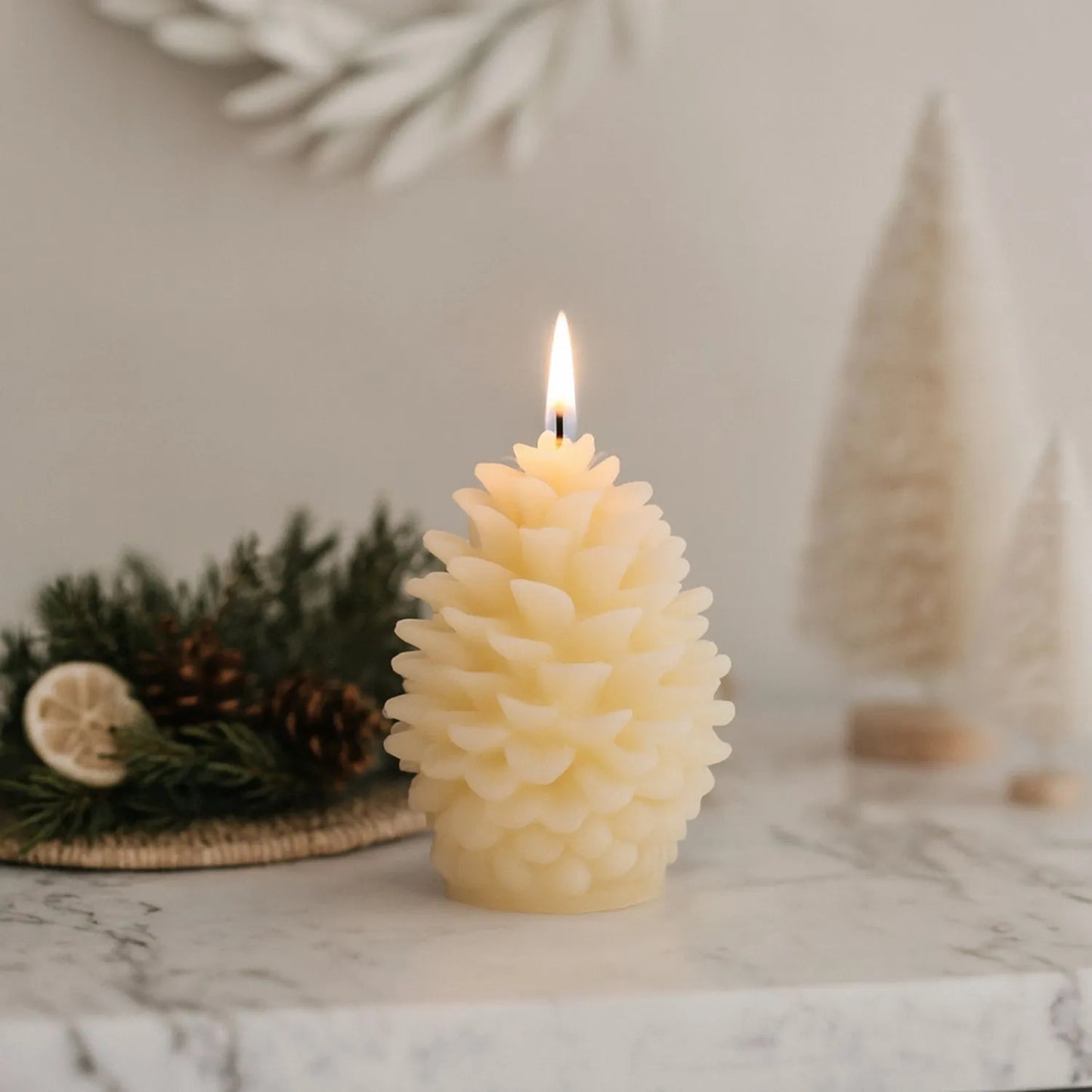 Layered Cream Real Wax LED Christmas Pinecone Candle With Realistic Flickering Flame – Festive Battery Operated Decorative Light 11x10x10cm | Click Style
