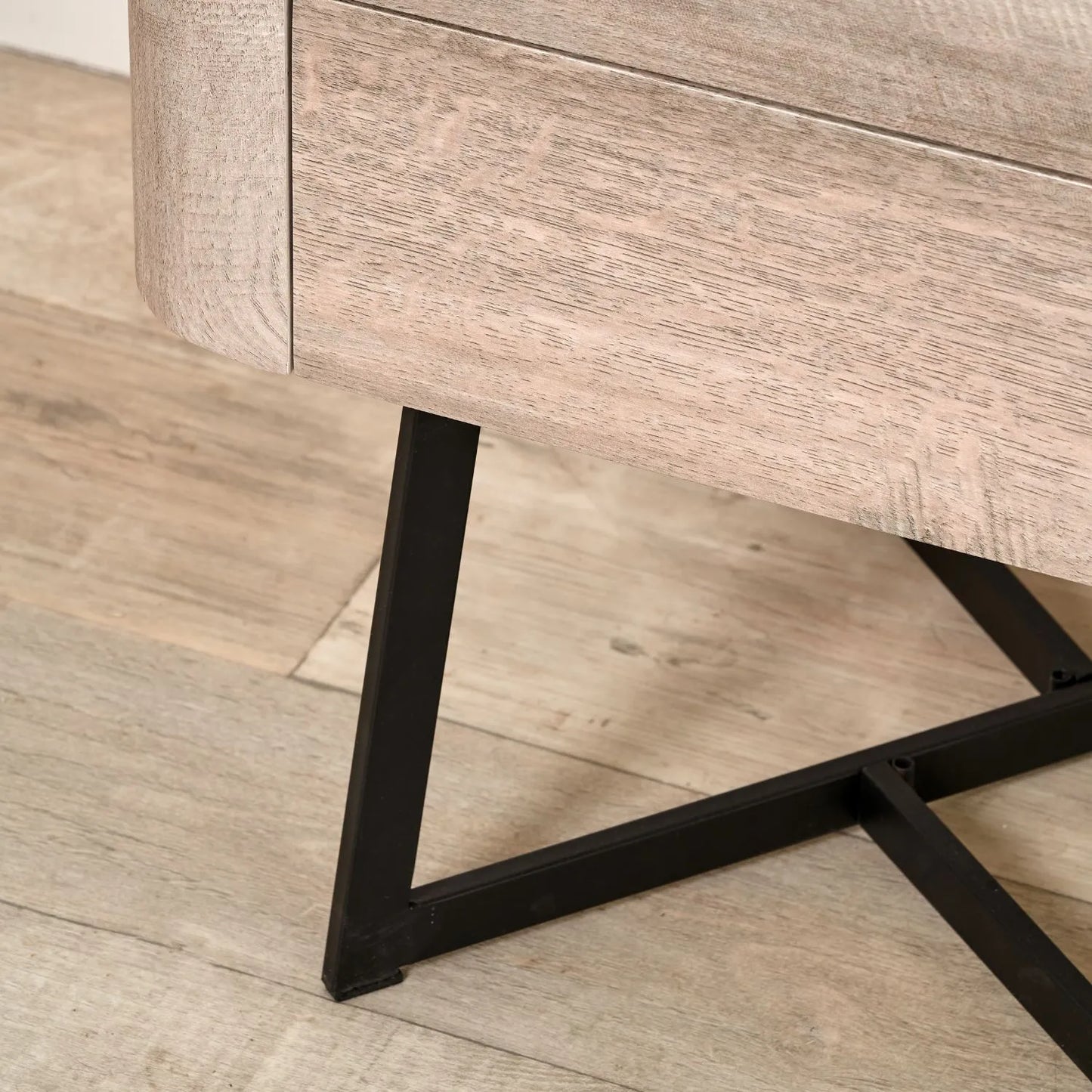 Light Grey Oak Veneer 5 Drawer Chest of Drawers with Tapered Black Metal Legs – Scandinavian Tallboy Unit H100xW50xD40cm – Grey Oak Veneer Tall Chest with Handle-Free Drawers & Black Steel Frame | Click Style