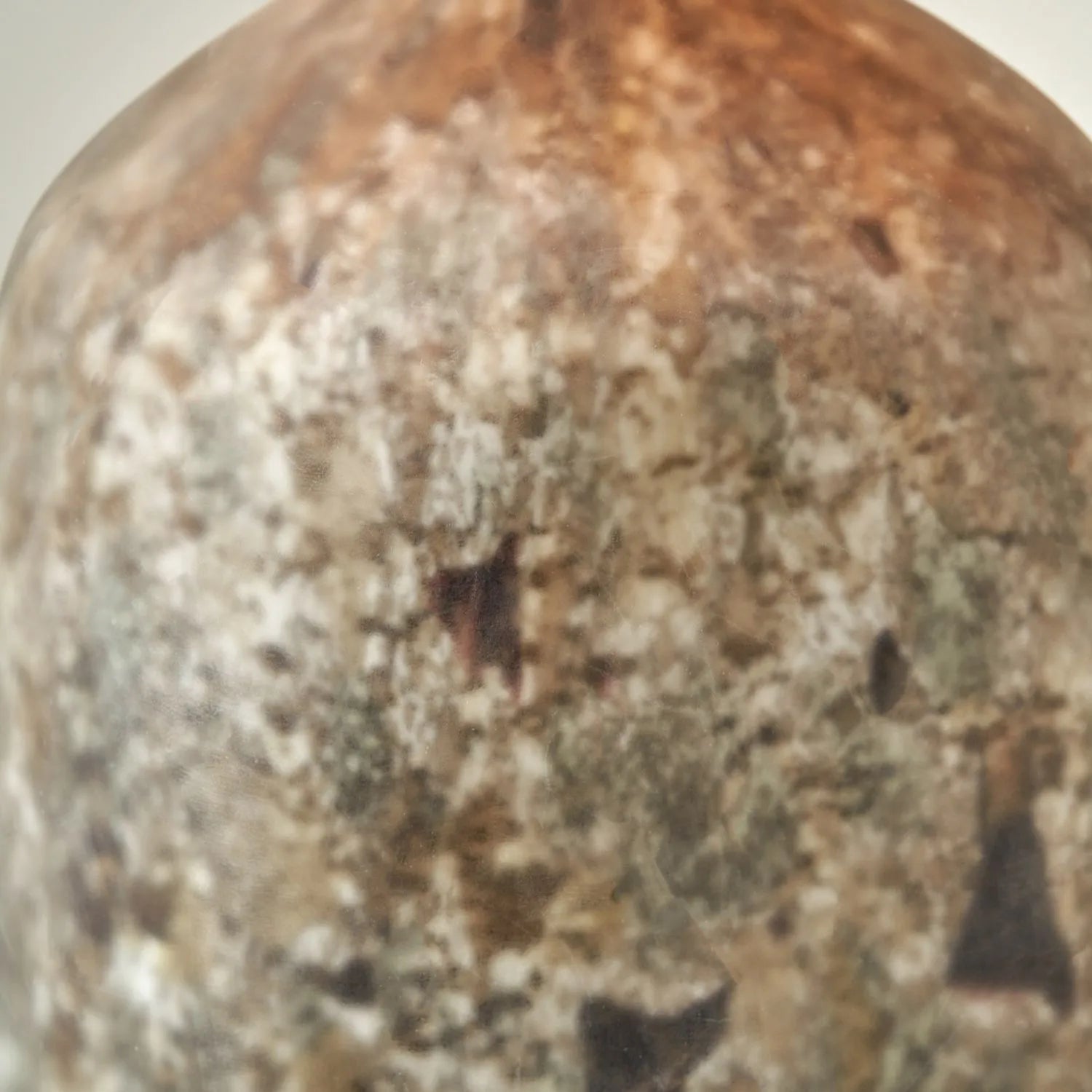 Matt Brown Organic Mouth-Blown Glass Bottle Table Lamp with Tall Natural Linen Drum Shade – Handcrafted Marbled Glass Lighting 56x22x22cm | Click Style