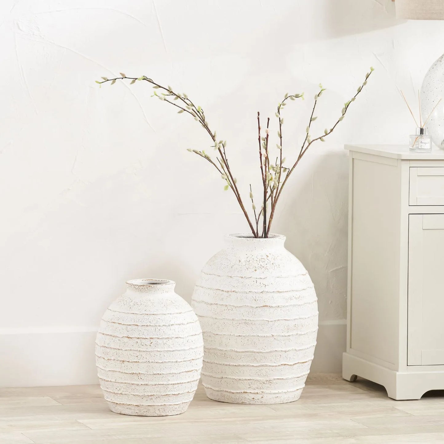 Medium White Ribbed Decorative Floor Standing Vase with Stone-Effect Finish – Textured Fibrestone Display Vessel for Faux Flowers H38xW32xD32cm - Click Style