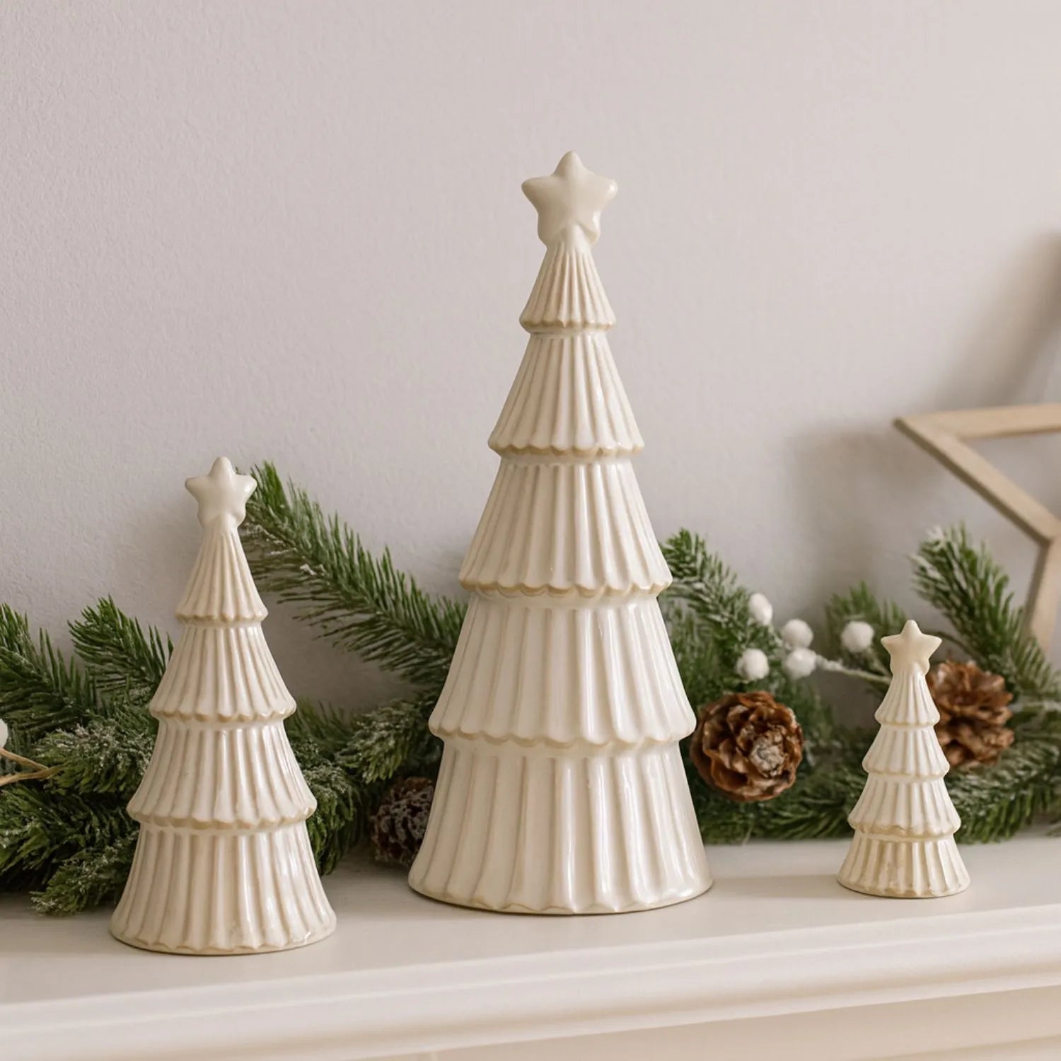Medium White Snowy Ceramic Layered Christmas Tree Ornament with Star Topper – Festive Decorative Ornament 22x9x9cm | Click Style
