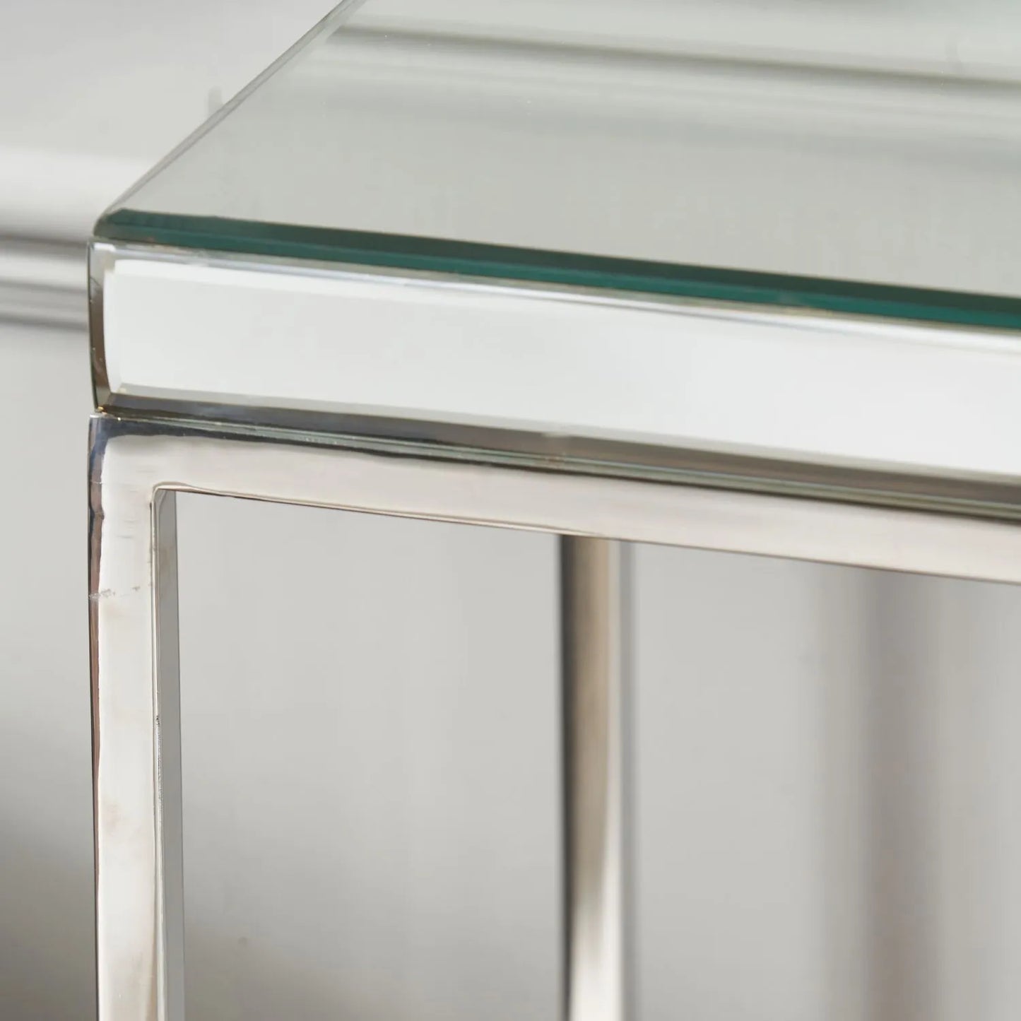 Mirrored Glass & Silver Metal Console Table with Bevelled Edge Mirrored Top and Slim Polished Metal Frame – Hallway Console Table 80x100x30cm | Click Style