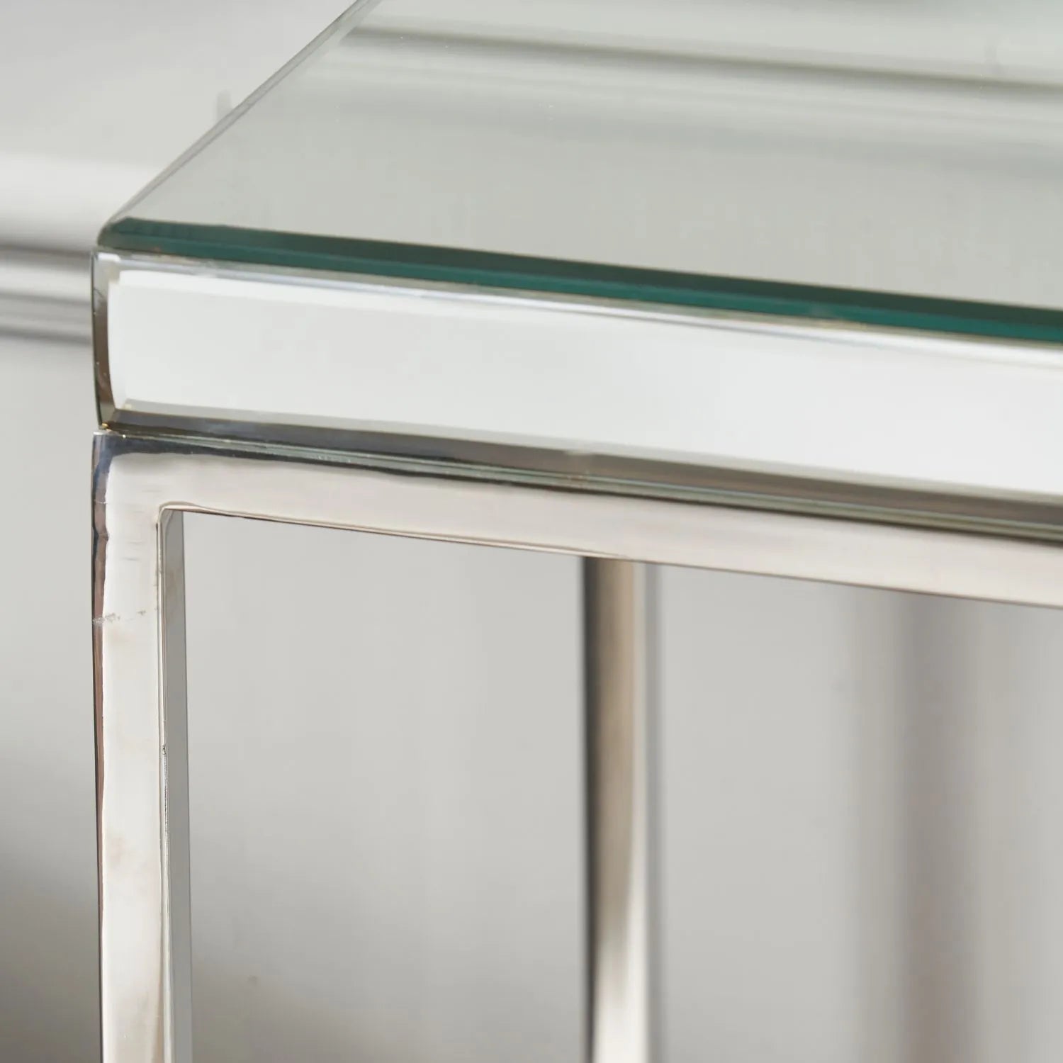 Mirrored Glass & Silver Metal Console Table with Bevelled Edge Mirrored Top and Slim Polished Metal Frame – Hallway Console Table 80x100x30cm | Click Style