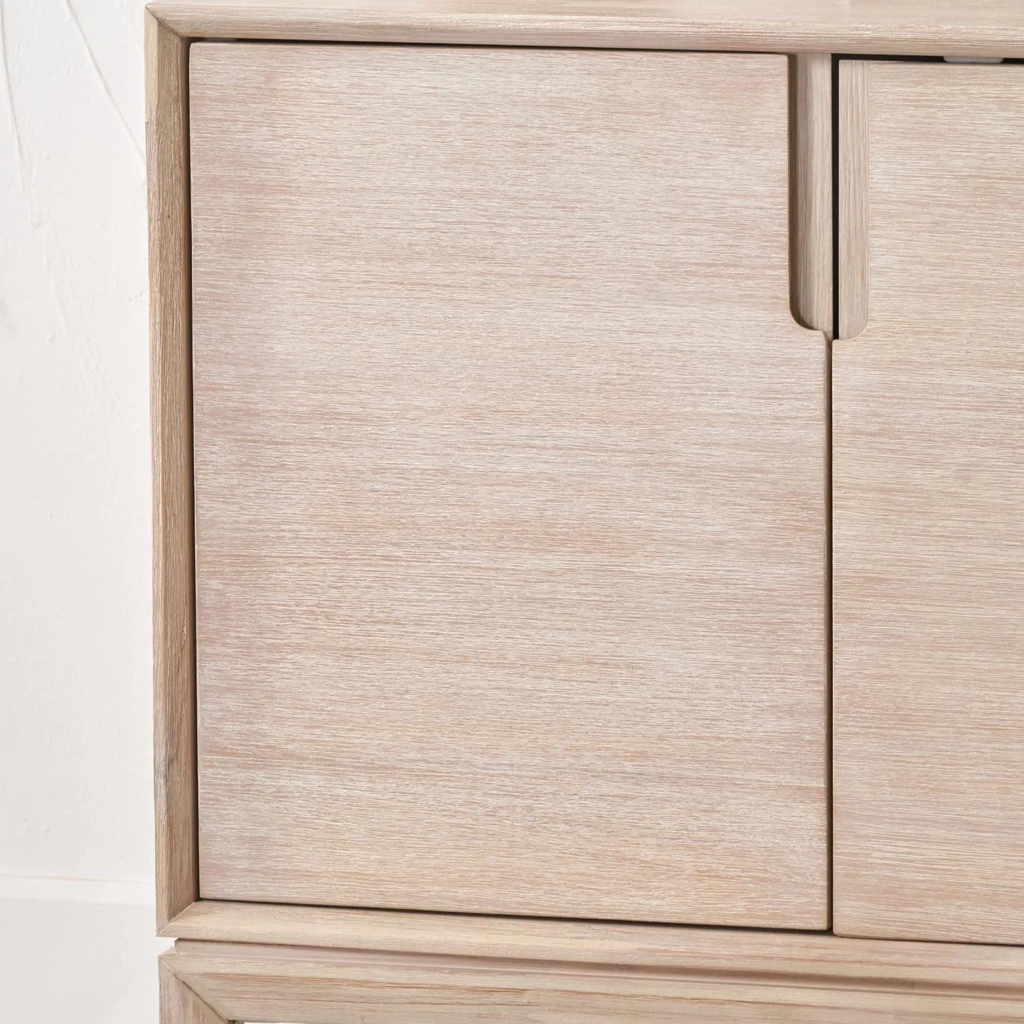 Modern Scandi Whitewashed Acacia Wooden Sideboard with 4 Doors, Cut-Out Handles and Internal Shelves – Contemporary Scandinavian Storage Cabinet for Living Room, Dining Room or Hallway 80x160x45cm | Click Style