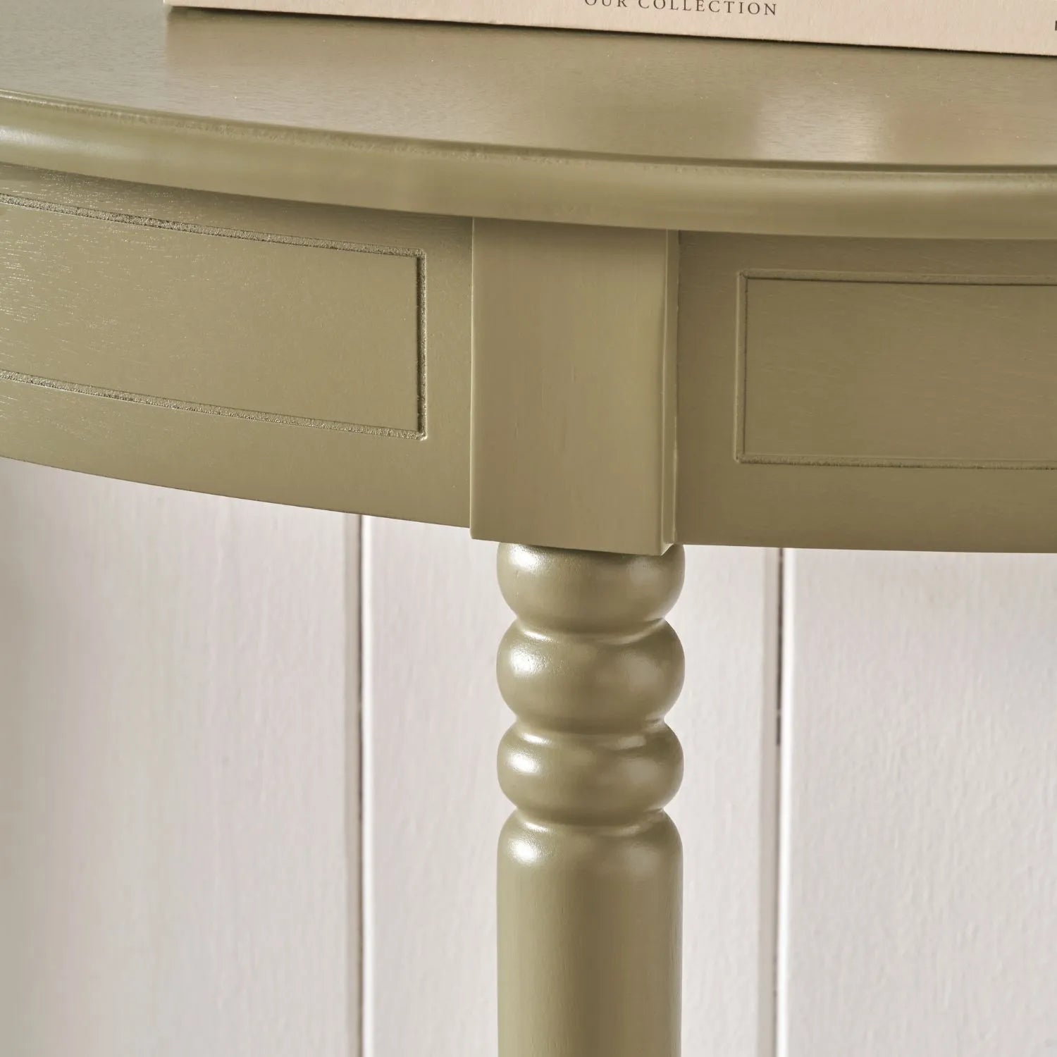 Narrow Khaki Olive Green Wooden Half Moon Console Table with Lower Shelf – Slim 30cm Pine Hallway Console Table with Turned Legs 80x80x30cm | Click Style