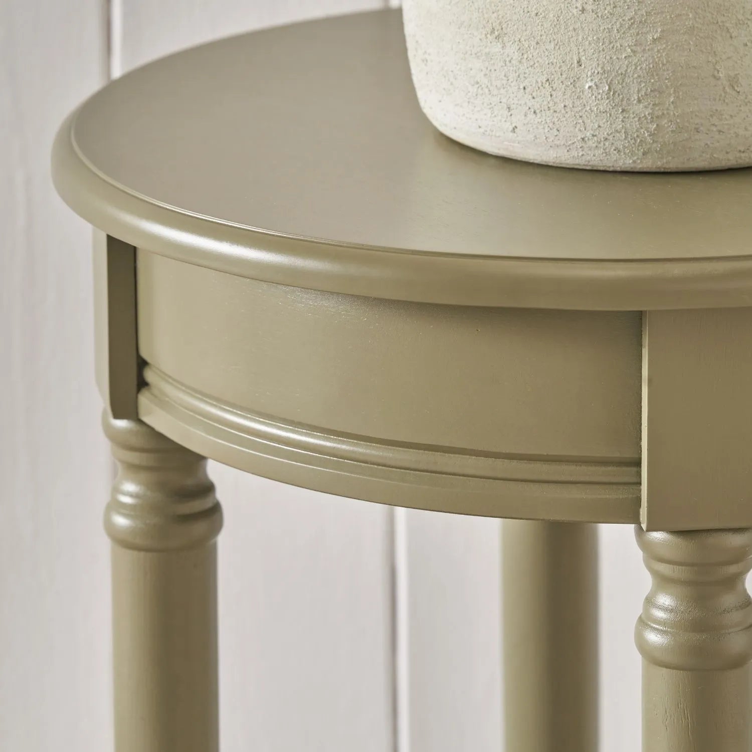 Narrow Khaki Olive Green Wooden Round Side Table with Lower Shelf – Slim Pine Bedside, Accent or Occasional Table with Turned Legs 72x40x40cm | Click Style