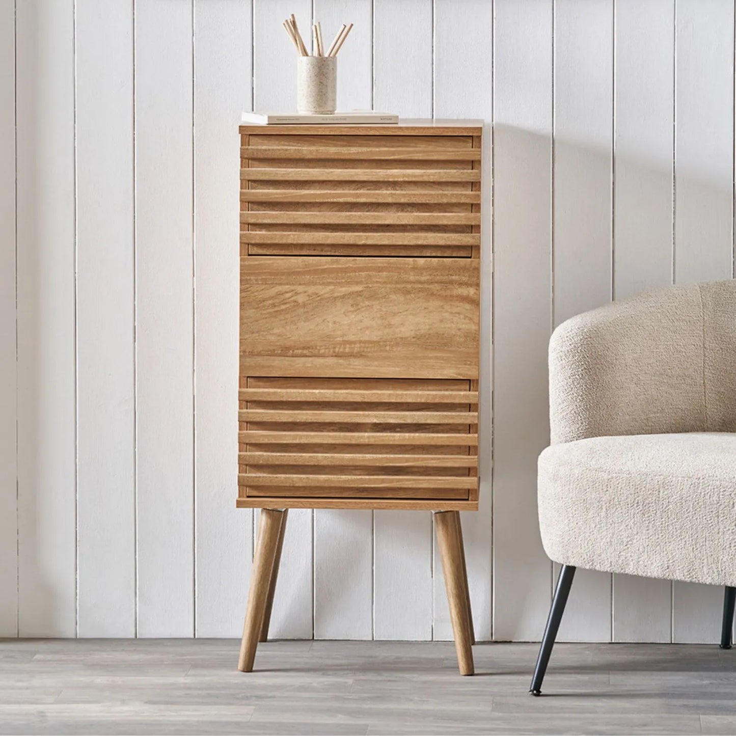 Natural Eucalyptus Wooden 3 Drawer Tall Chest of Drawers with Slatted Fronts – Slim Scandinavian Narrow Tallboy Storage Unit with Tapered Legs 98x43x33cm in Natural Wood Finish | Click Style