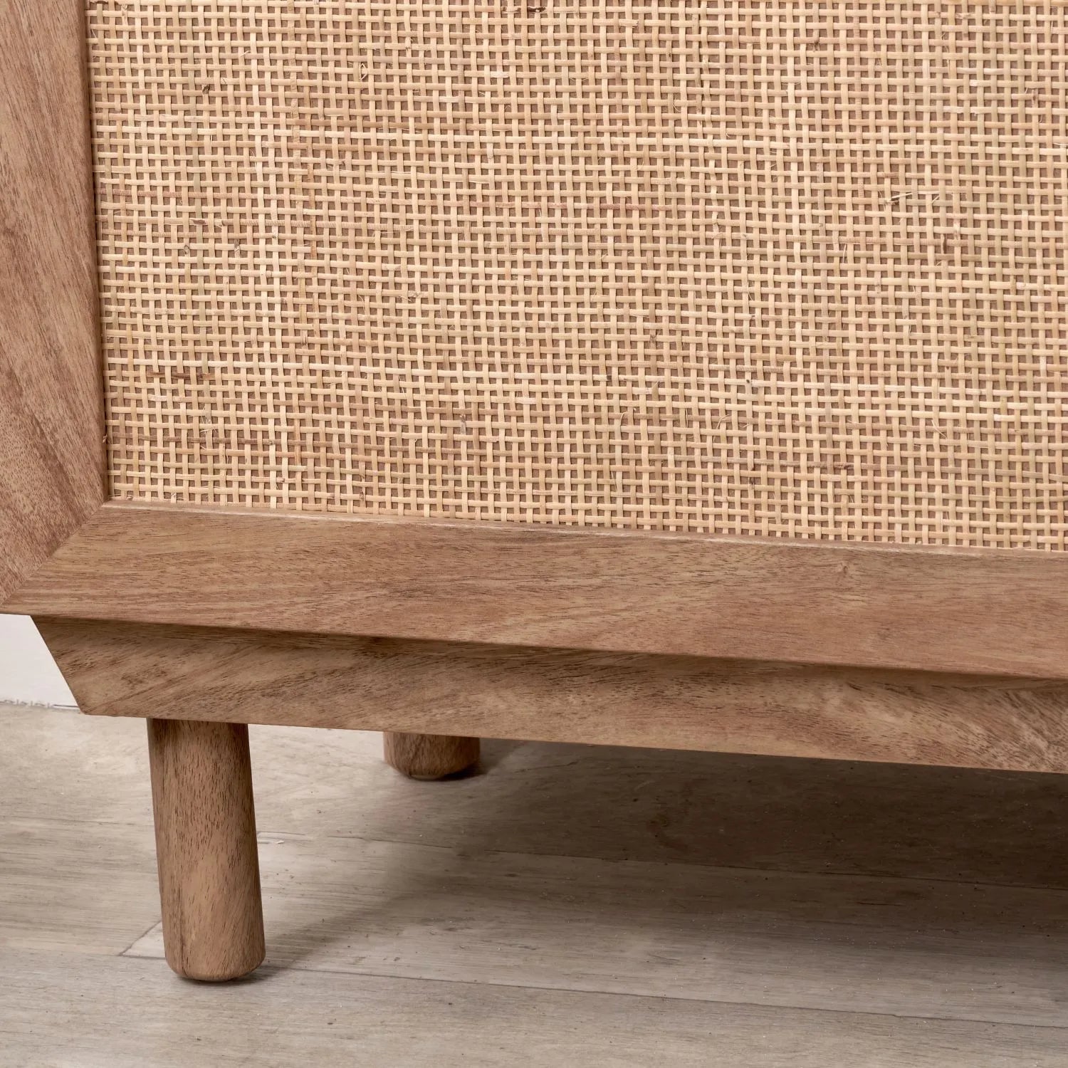 Natural Rattan 2 Door Storage Cabinet with Wood Veneer – Wooden Sideboard Cupboard with Internal Shelves & Raised Legs for Living Rooms & Hallways 80x107x39cm | Click Style