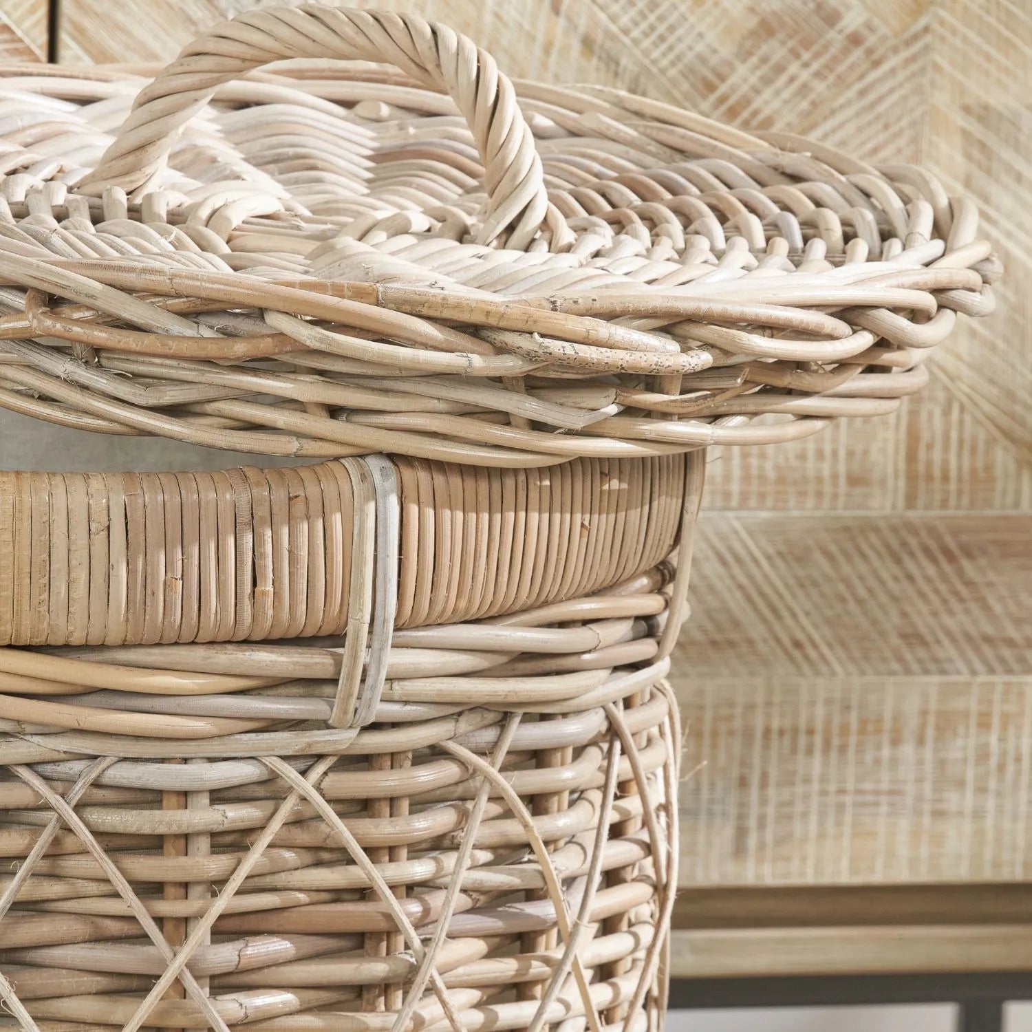 Natural Rattan Round Laundry Basket with Handled Lid & Linen Liner – Stylish Storage for Home Organisation 56x42x42cm - Click Style