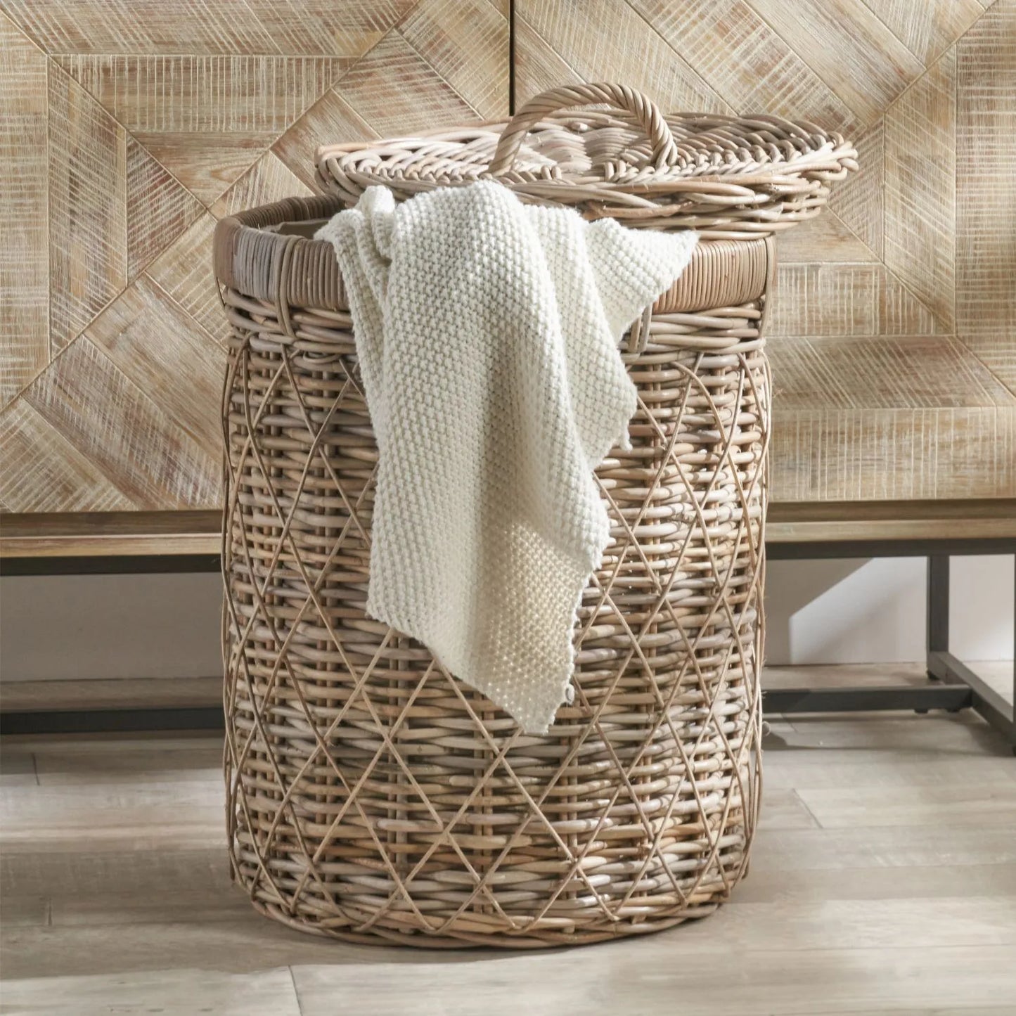 Natural Rattan Round Laundry Basket with Handled Lid & Linen Liner – Stylish Storage for Home Organisation 56x42x42cm - Click Style