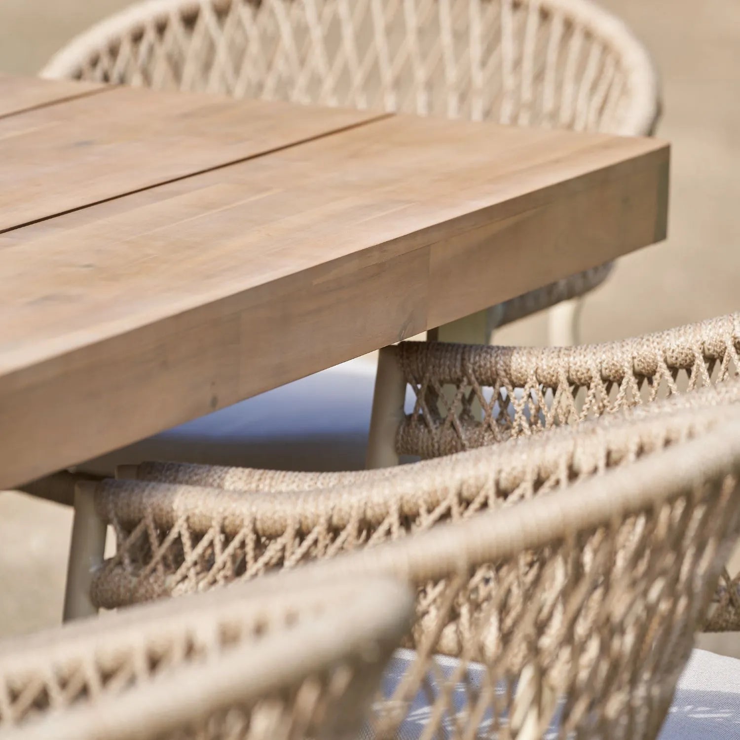 Natural & Light Beige 8 Seater Outdoor Garden Dining Set with Square Tie-On Cushions – Large Rectangular Thick-Top Acacia Wood Table & 8 Curved Back Rope Weave Dining Chairs, Light Beige Powder Coated Aluminium Frame, Light Linen Season-Proof Cushions with Secure Ties, Weather Resistant Luxury Garden Patio Furniture Set for Gardens, Patios, Decking & Terraces | Click Style