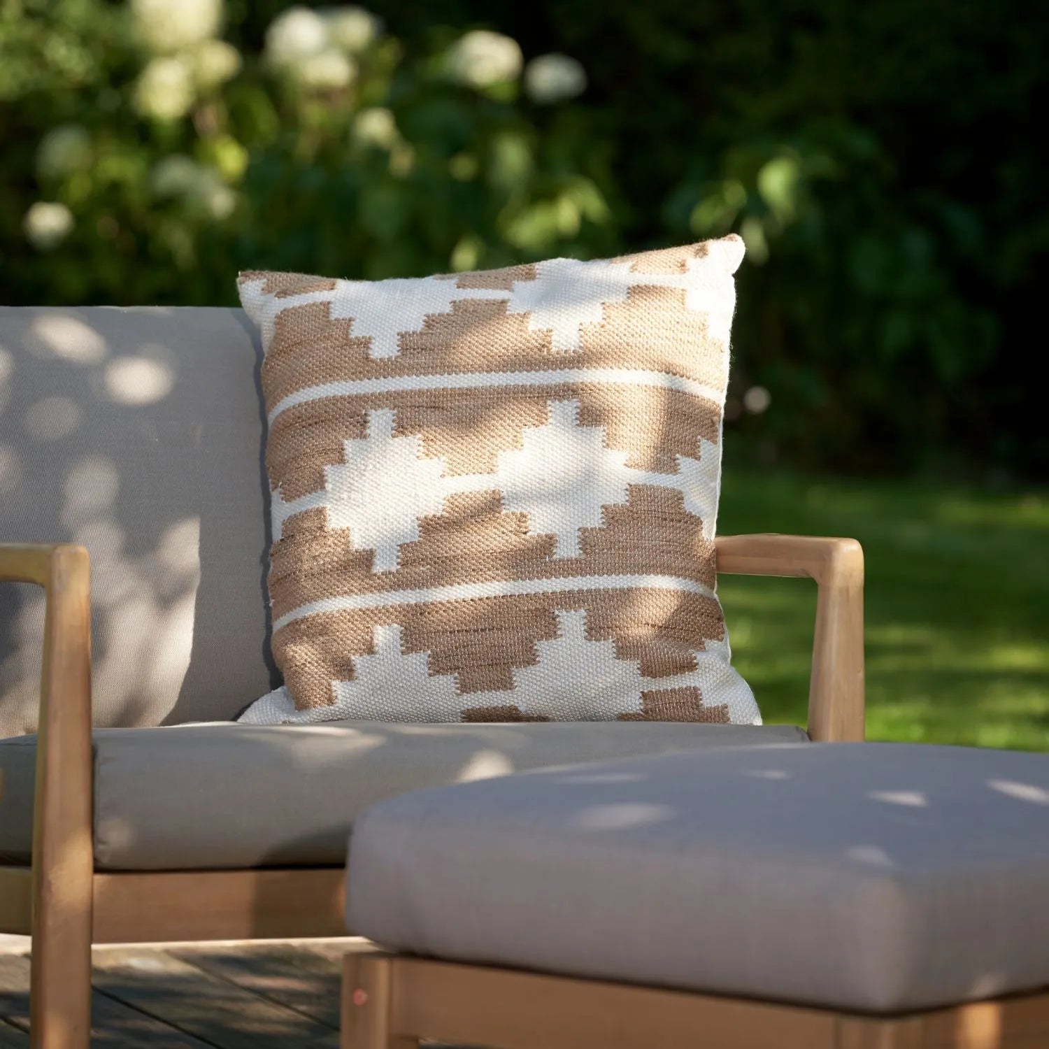 Neutral Beige Taupe 2-Seater Outdoor Garden Lounge Set with Armchairs, Footstools & Side Table – Light Teak Effect Acacia Wood Bistro Patio Set with Cushions, Compact Seating for Garden, Terrace, Balcony, Conservatory & Outdoor Living Space | Click Style