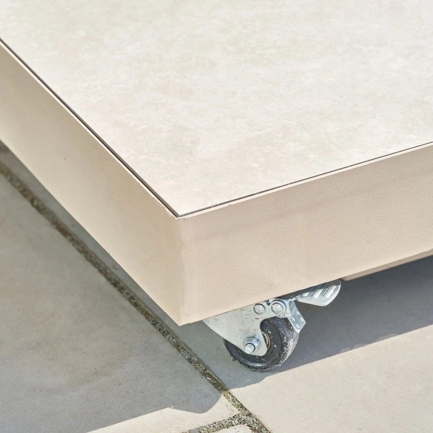 Platinum Neutral Beige Wheeled Parasol Base with Ceramic Finish – Fillable with Sand to 90kg for Garden Cantilever Parasols - Click Style