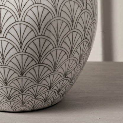 Neutral White Art Deco Scallop Fan Ceramic Table Lamp Base with Antique Brass Fitting – Rounded Urn-Shaped Decorative Lamp 32x23x23cm | Click Style