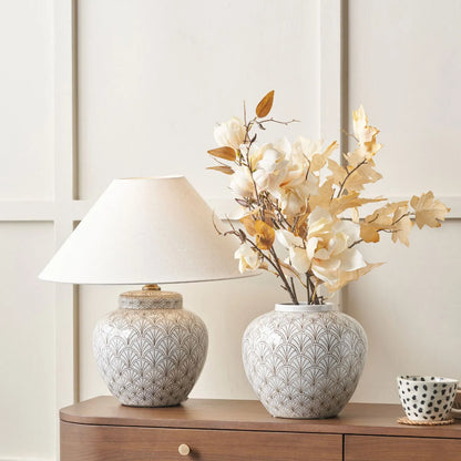 Neutral White Art Deco Scallop Fan Ceramic Table Lamp Base with Antique Brass Fitting – Rounded Urn-Shaped Decorative Lamp 32x23x23cm | Click Style