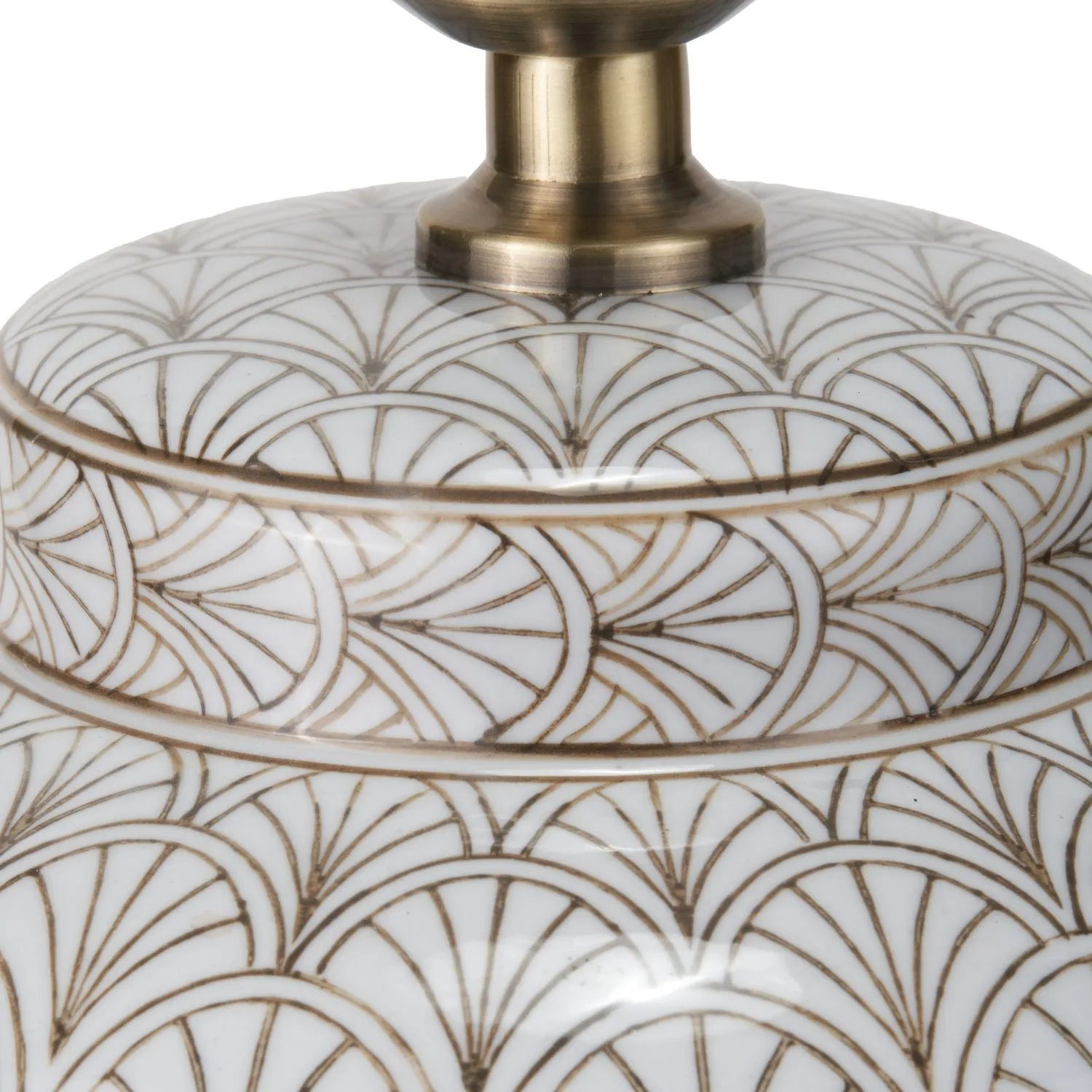 Neutral White Art Deco Scallop Fan Ceramic Table Lamp with Gold Slubbed Silk Gold-Lined Drum Shade – Decorative Sculpted Lighting 48x35x35cm | Click Style