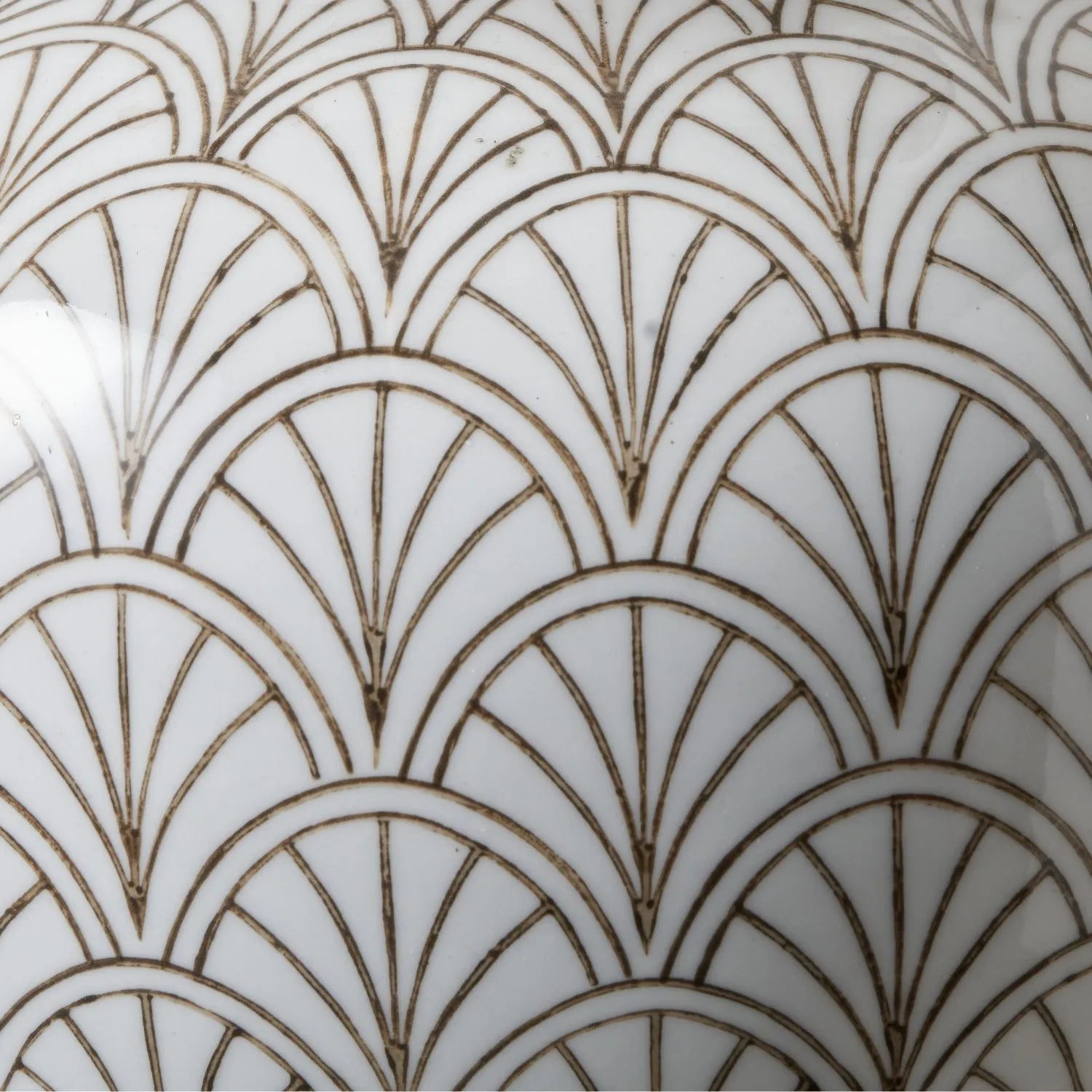 Neutral White Art Deco Scallop Fan Ceramic Table Lamp with Natural Beige Hopsack Empire Tapered Shade – Decorative Sculpted Lighting 46x45x45cm | Click Style