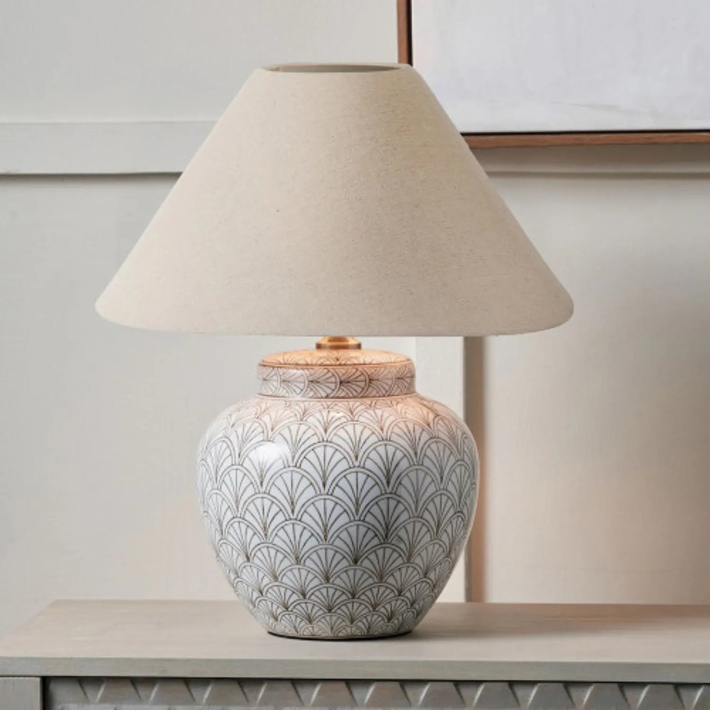 Neutral White Art Deco Scallop Fan Ceramic Table Lamp with Natural Beige Hopsack Empire Tapered Shade – Decorative Sculpted Lighting 46x45x45cm | Click Style