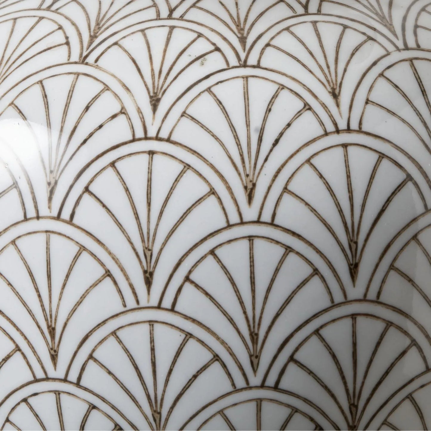 Neutral White Art Deco Scallop Fan Ceramic Table Lamp with Natural Linen Tapered Shade – Decorative Sculpted Lighting 48x35x35cm | Click Style