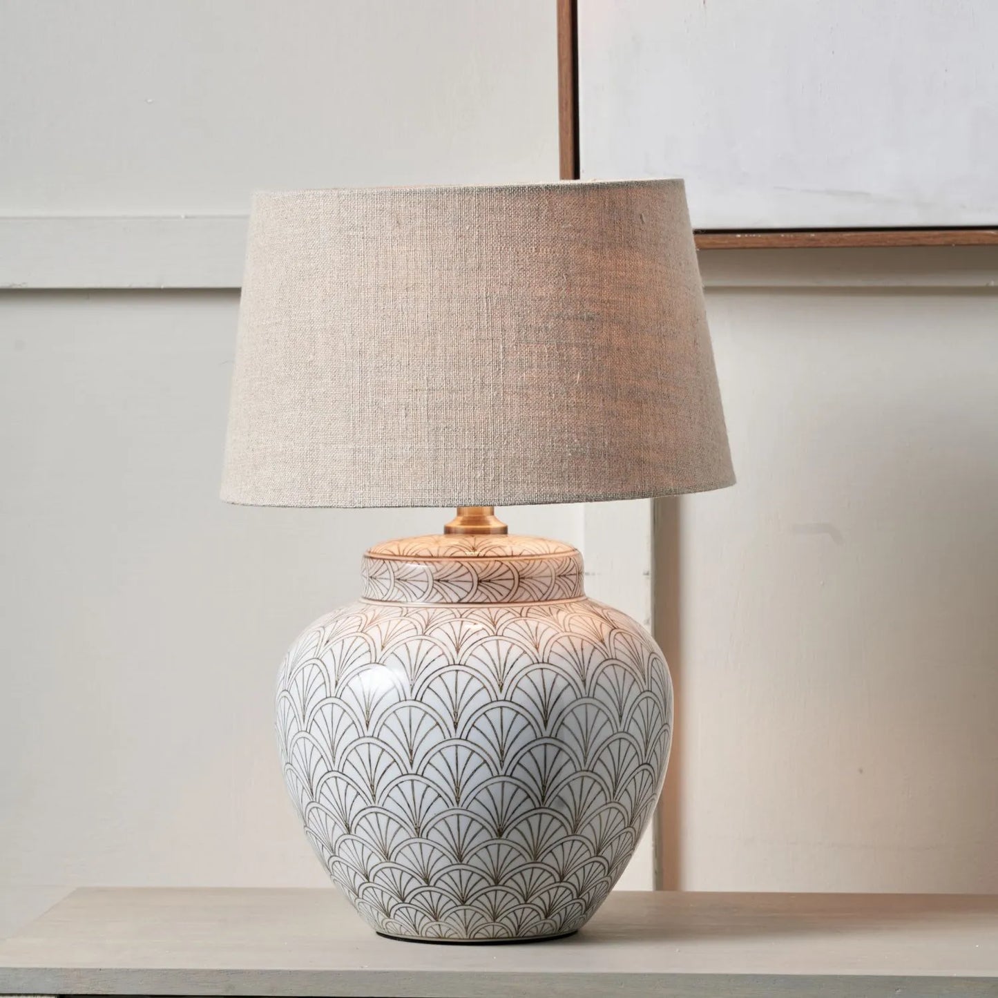 Neutral White Art Deco Scallop Fan Ceramic Table Lamp with Natural Linen Tapered Shade – Decorative Sculpted Lighting 48x35x35cm | Click Style