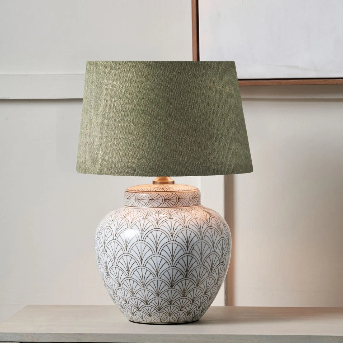 Neutral White Art Deco Scallop Fan Ceramic Table Lamp with Pistachio Green Linen Tapered Shade – Decorative Sculpted Lighting 48x35x35cm | Click Style