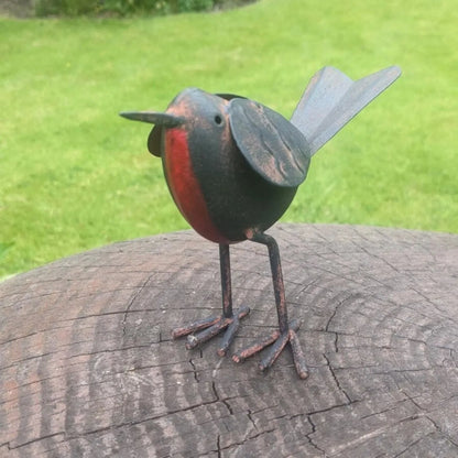 Rustic Brown & Red Metal Robin Ornament with Weathered Finish – Handcrafted Decorative Robin Redbreast Bird 11x17x6cm – Customer Image Displayed Outdoors on Wooden Garden Surface | Click Style