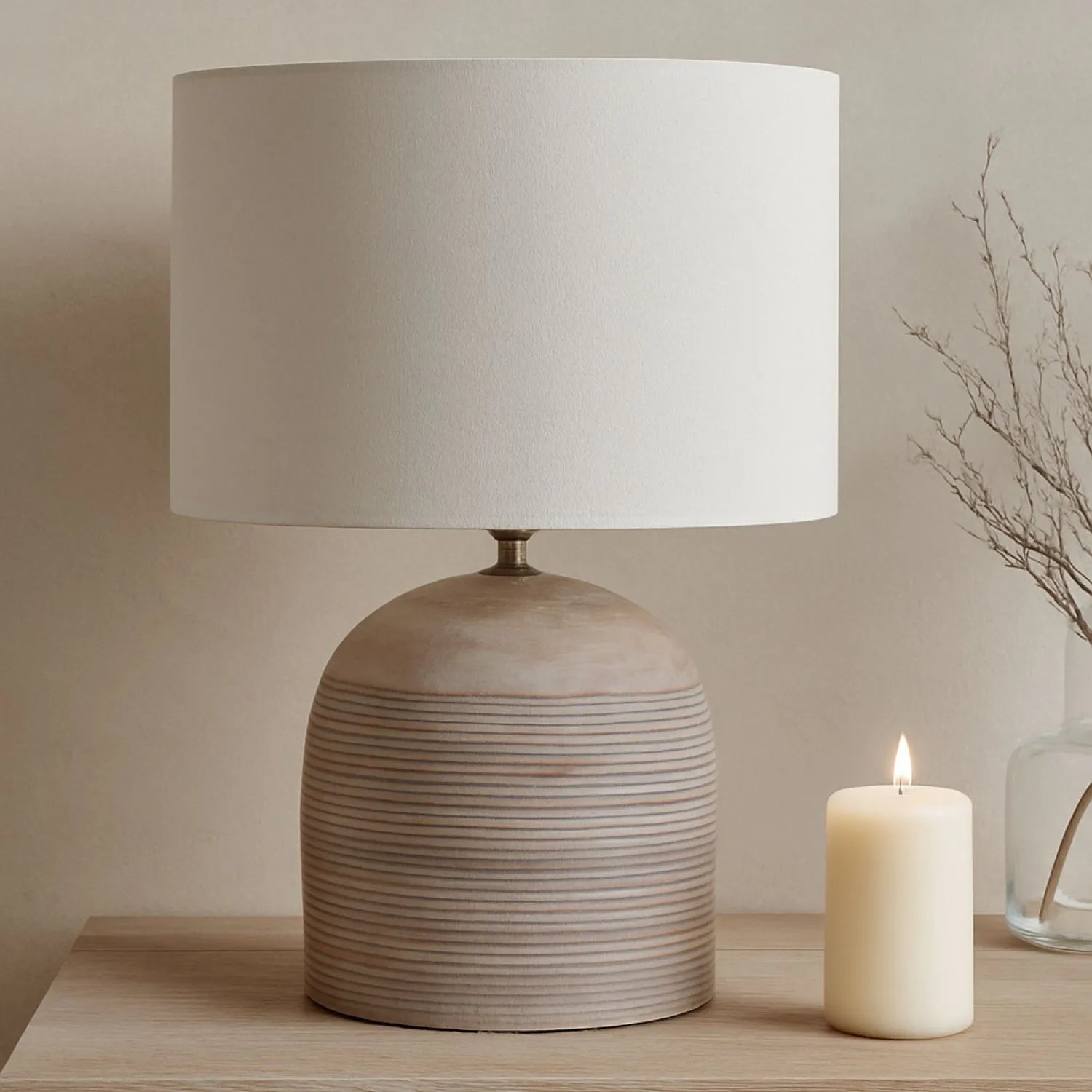 Rustic Grey-Washed Mango Wood Table Lamp with White Linen Drum Shade – Hand-Carved Dome Lamp Base 48x35x35cm - Click Style