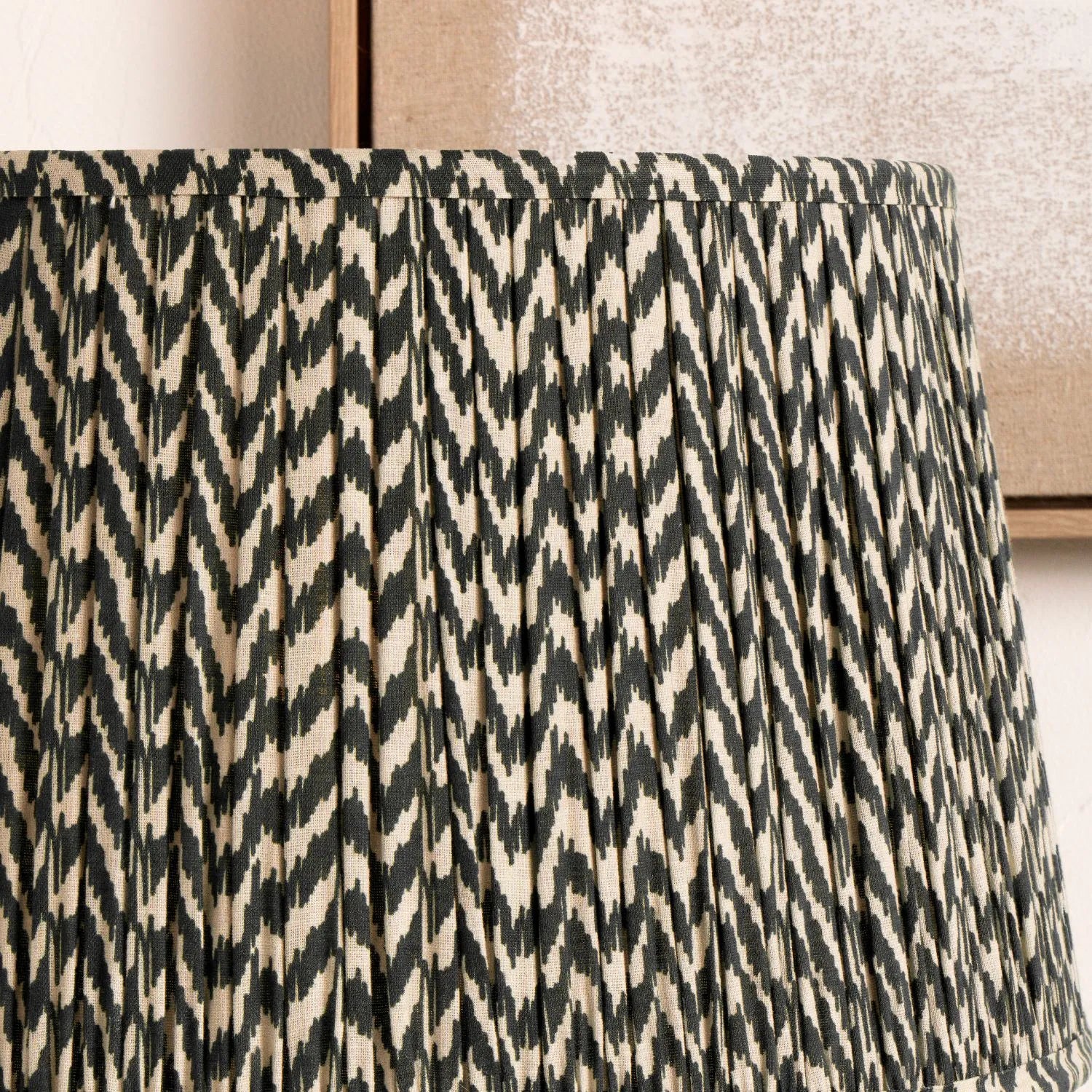 Rustic Neutral Grey & Beige-Washed Greige Stoneware Table Lamp with Vertical Grooved Detailing & 35cm Black & White Chevron Mushroom Pleated Tapered Cotton Shade – Handcrafted Ceramic Light 56x35x35cm | Click Style