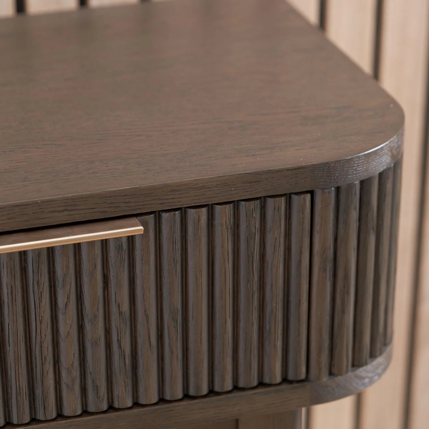 Scandinavian Retro Ribbed Dark Brown Oak 2 Drawer Console Table with Slim Gold Handles – Mid Century Style Fluted Wooden Hallway Console Table with Curved Edges, Ribbed Drawer Fronts, Storage Drawers and Tapered Legs 80x100x38cm | Click Style