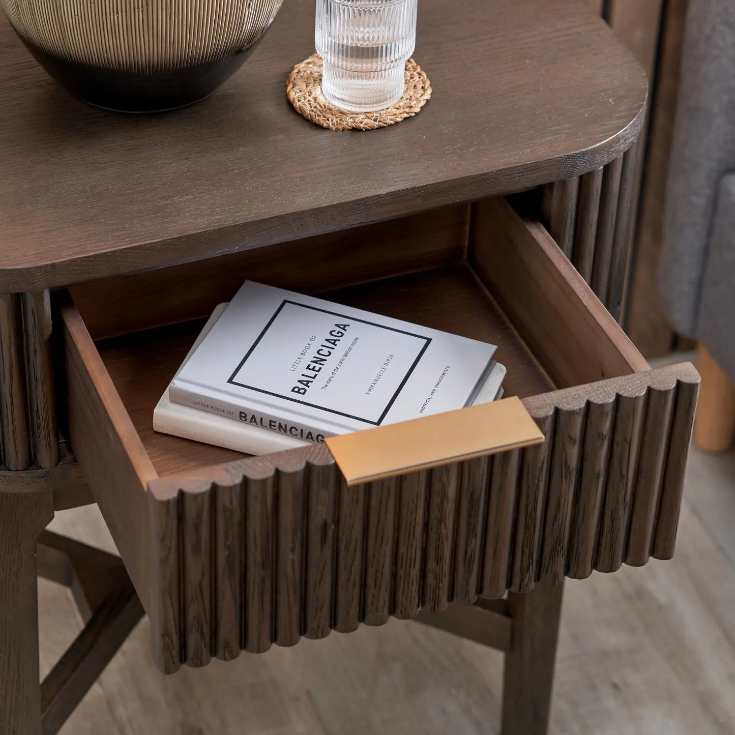 Scandinavian Retro Ribbed Dark Brown Oak Wood 1 Drawer Wooden Side Table with Slim Gold Handle, Curved Edges, Tapered Legs and Angular Cross Brace – Bedside Table 65x56x38cm | Click Style