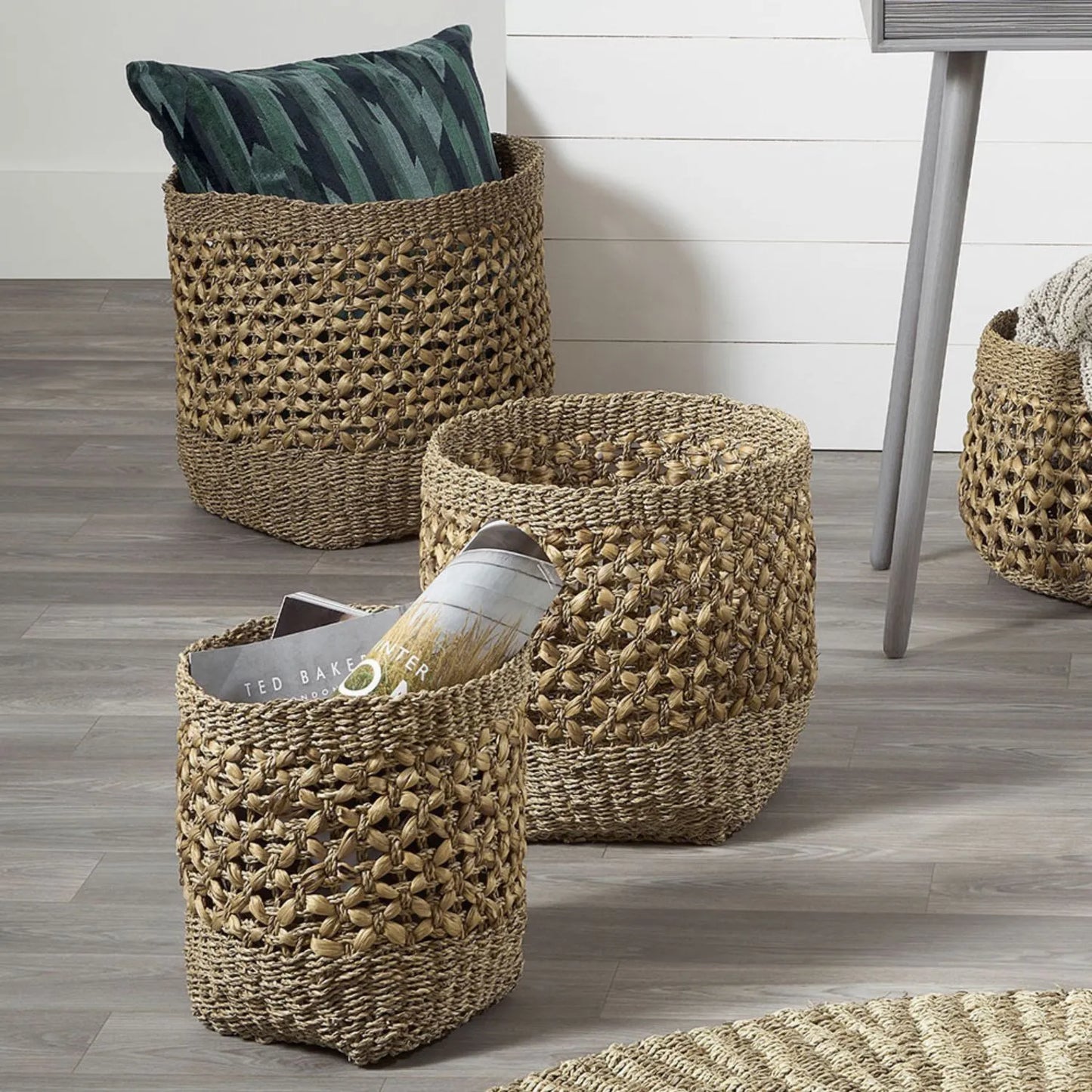 Set of Three Round Natural Seagrass & Water Hyacinth Baskets – Woven Decorative Storage 42x45x45cm - Click Style