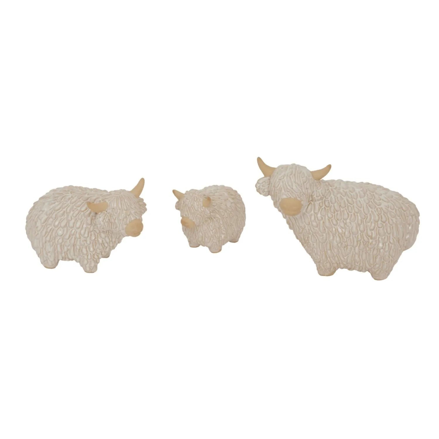 Small neutral white ceramic Highland cow ornament with textured shaggy coat and horns – rustic farmhouse decorative sculpture 10x14x8cm | Click Style