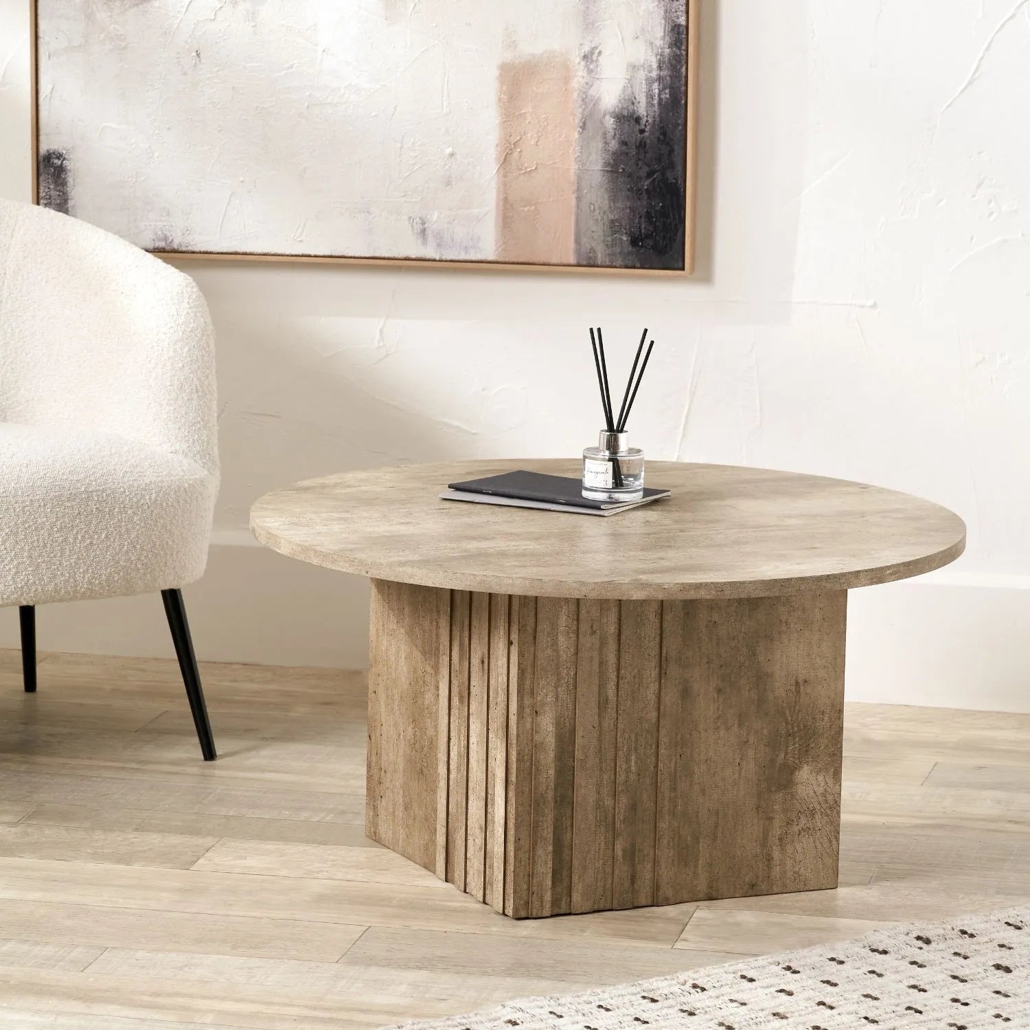 Stone Concrete Effect Round Coffee Table with Vertical Grooved Pedestal Base – Modern Beige & Grey Stone-Effect Pedestal Coffee Table with Textured Round Top for Contemporary Neutral Living Room Interior 80x80x40cm | Click Style